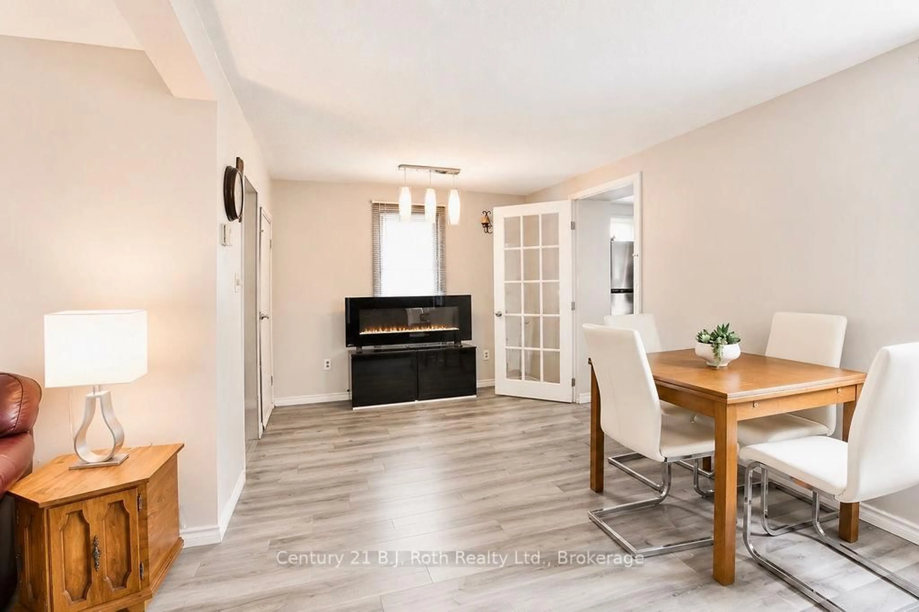 Unknown for 215 Oxford St, Orillia Ontario L3V 1H6