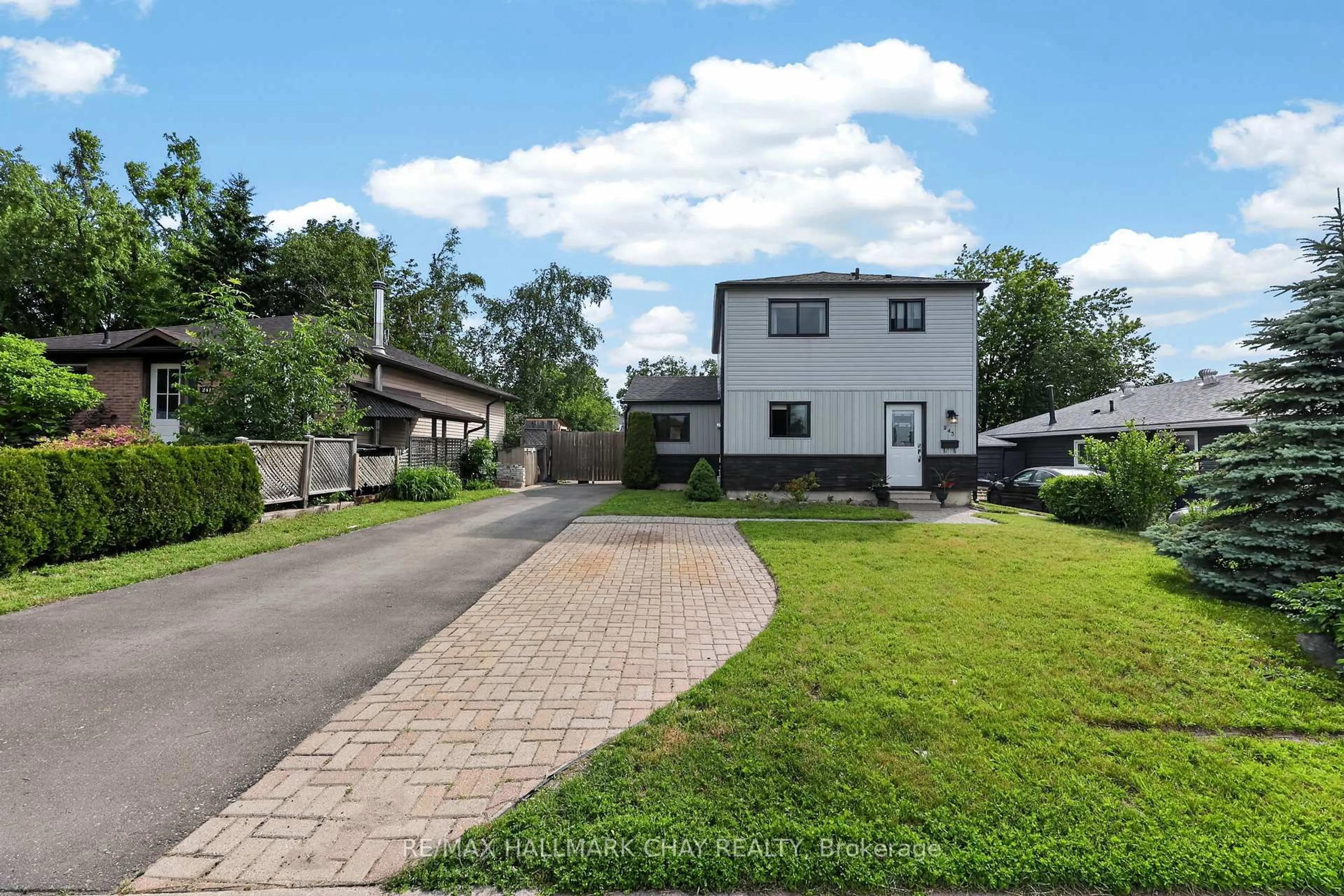 A pic from outside/outdoor area/front of a property/back of a property/a pic from drone, street for 243 Letitia St, Barrie Ontario L4N 4Y7