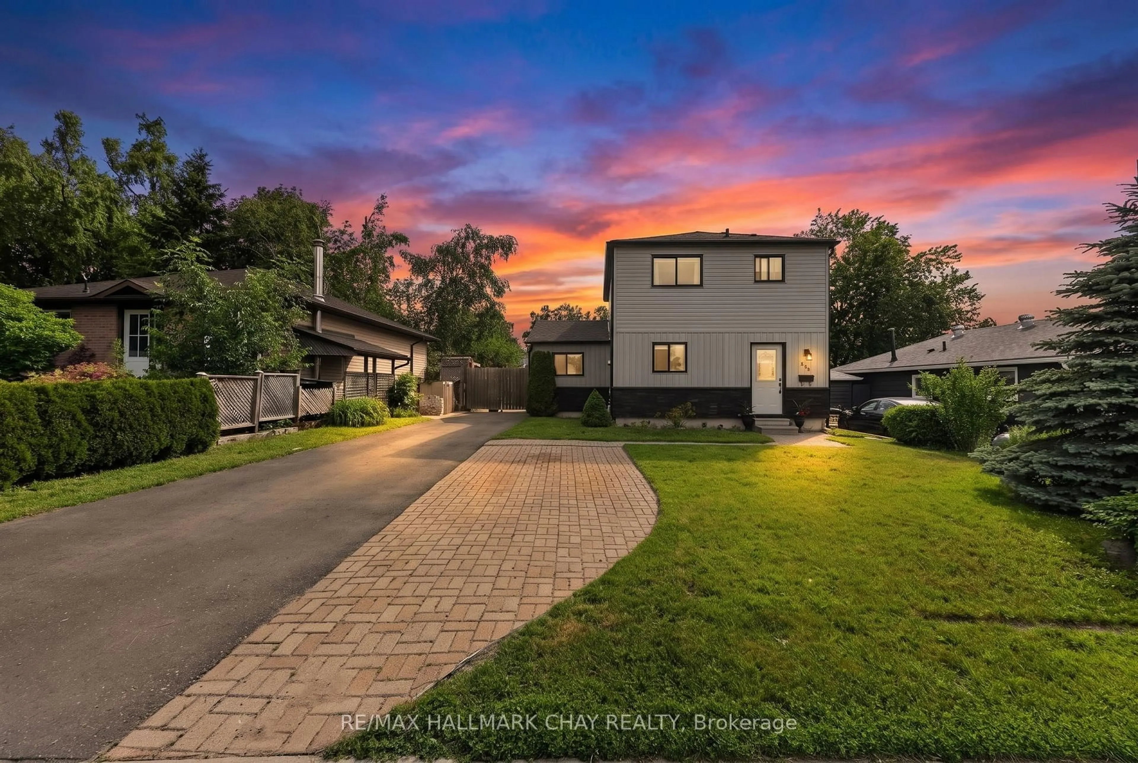 A pic from outside/outdoor area/front of a property/back of a property/a pic from drone, street for 243 Letitia St, Barrie Ontario L4N 4Y7