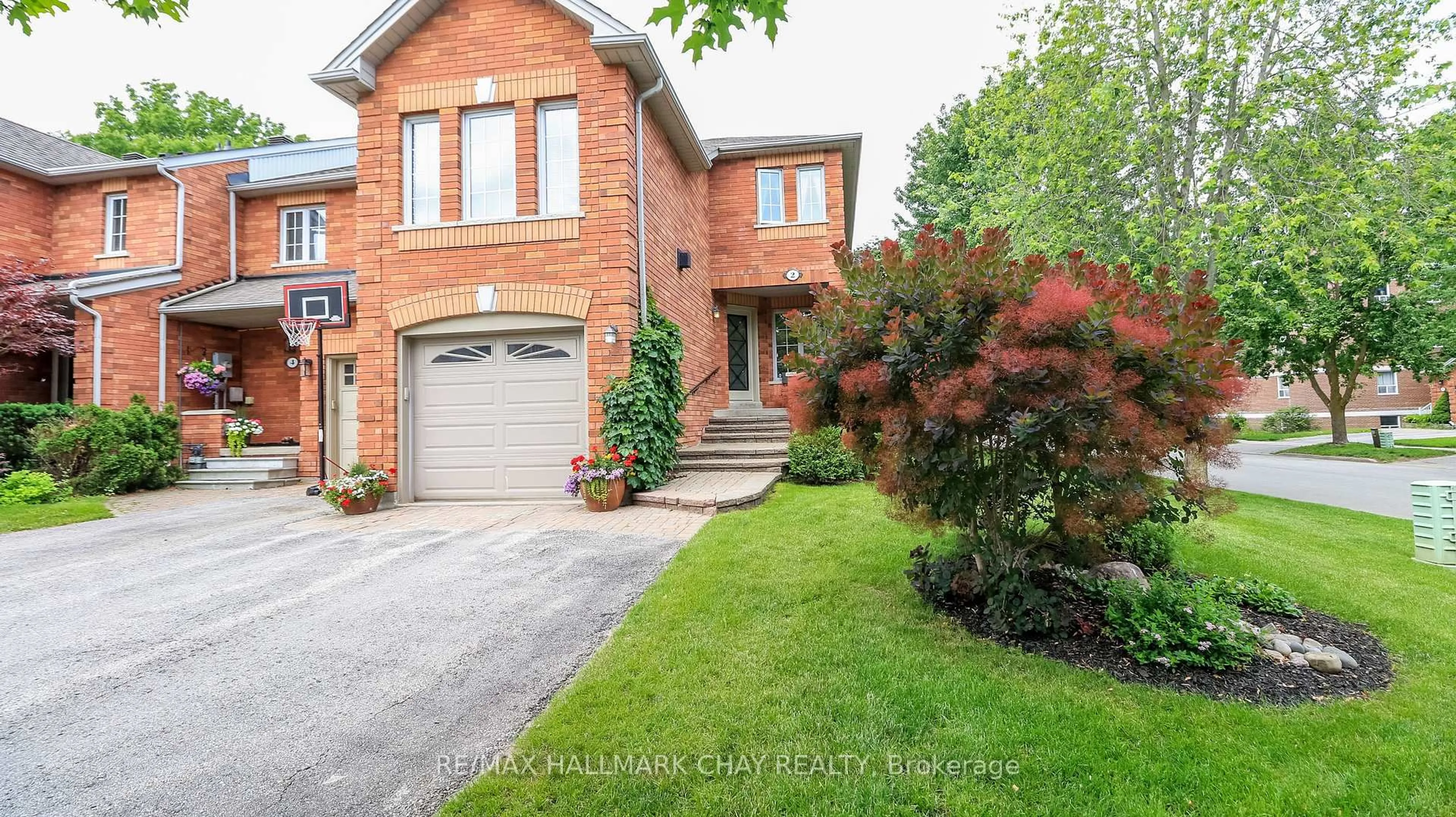 Home with brick exterior material, street for 2 Kelly Pl, Barrie Ontario L4N 8N2
