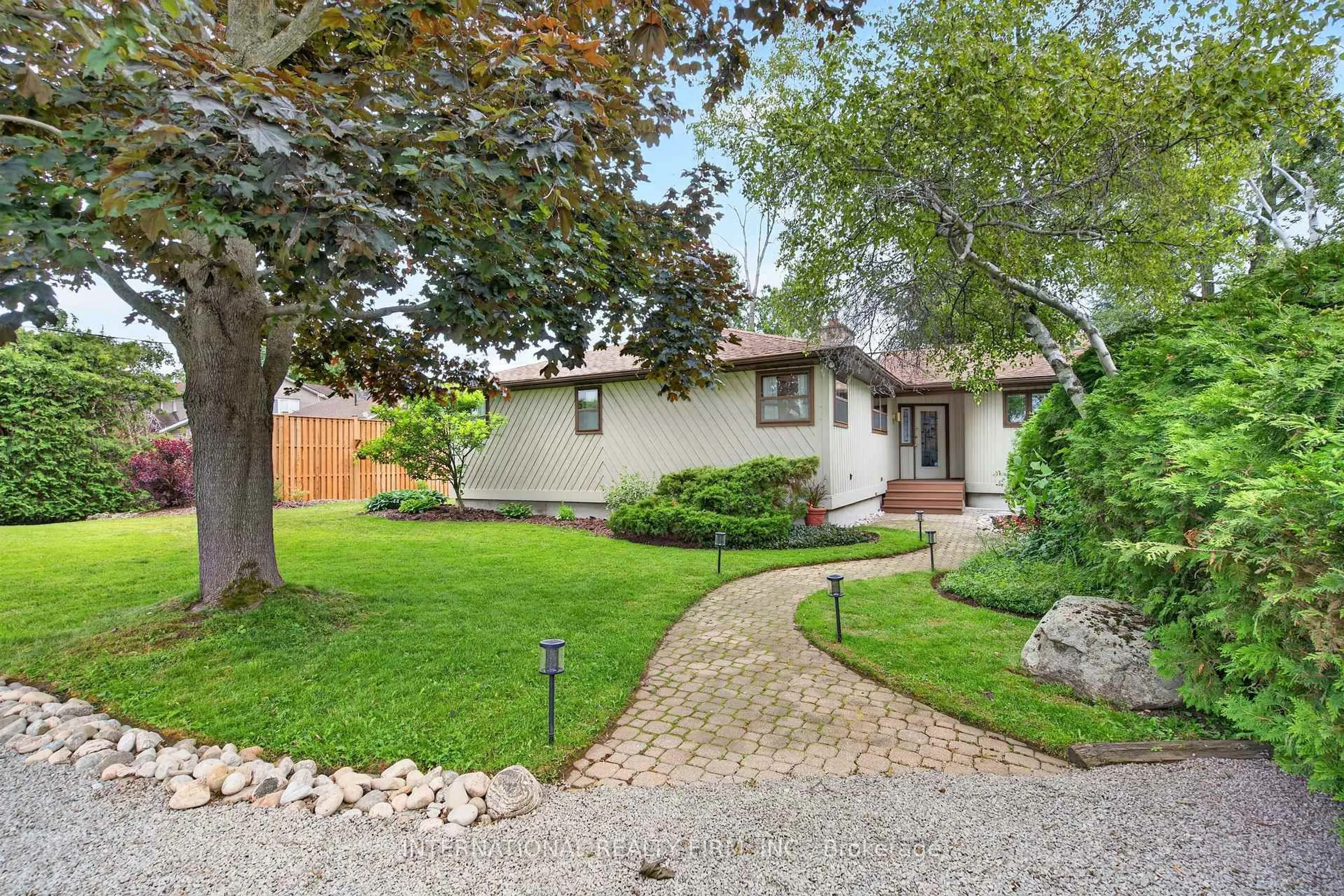 Unknown for 2032 Lakeshore Dr, Ramara Ontario L0K 1B0
