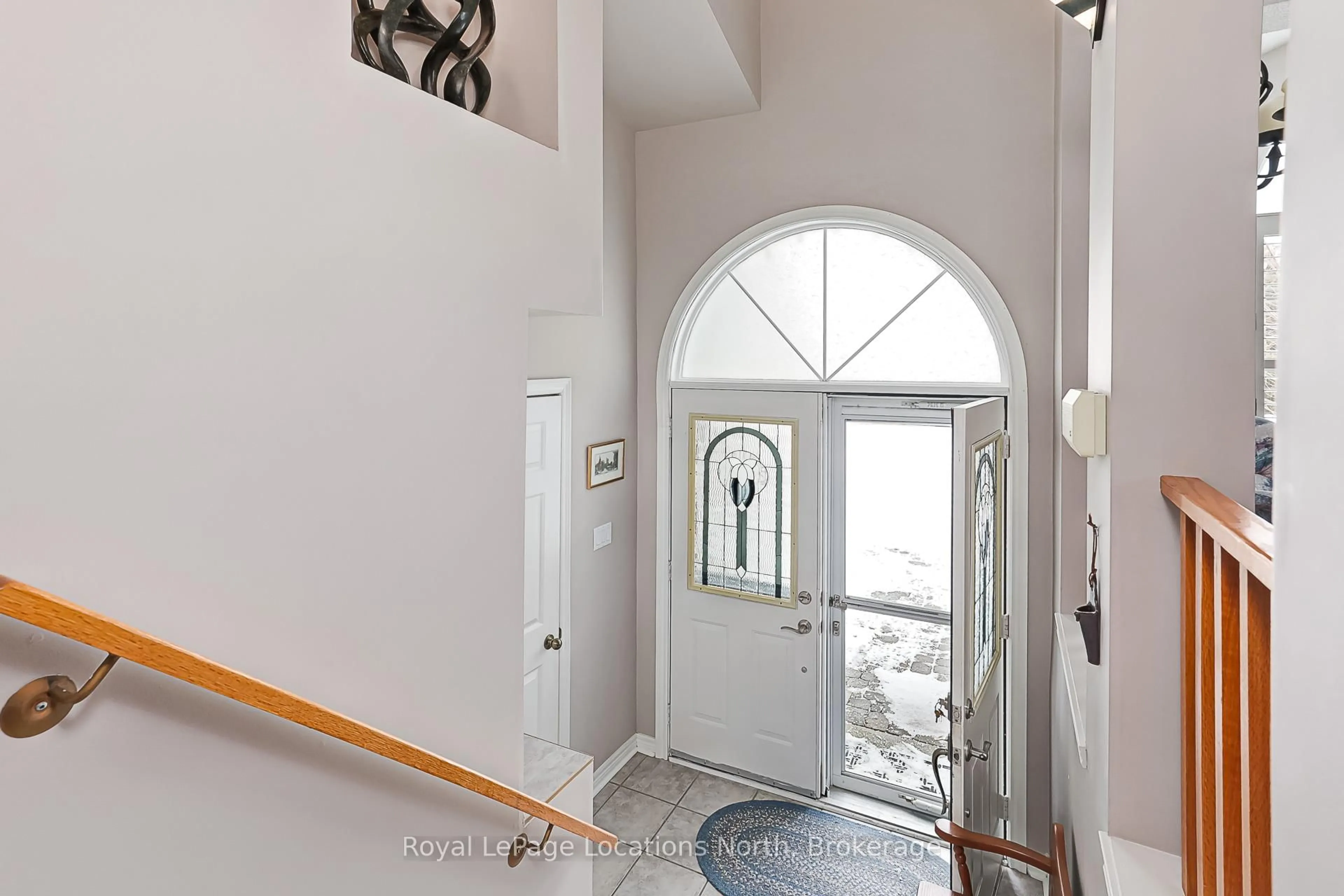 Indoor entryway for 57 Barker Blvd, Collingwood Ontario L9Y 4W4