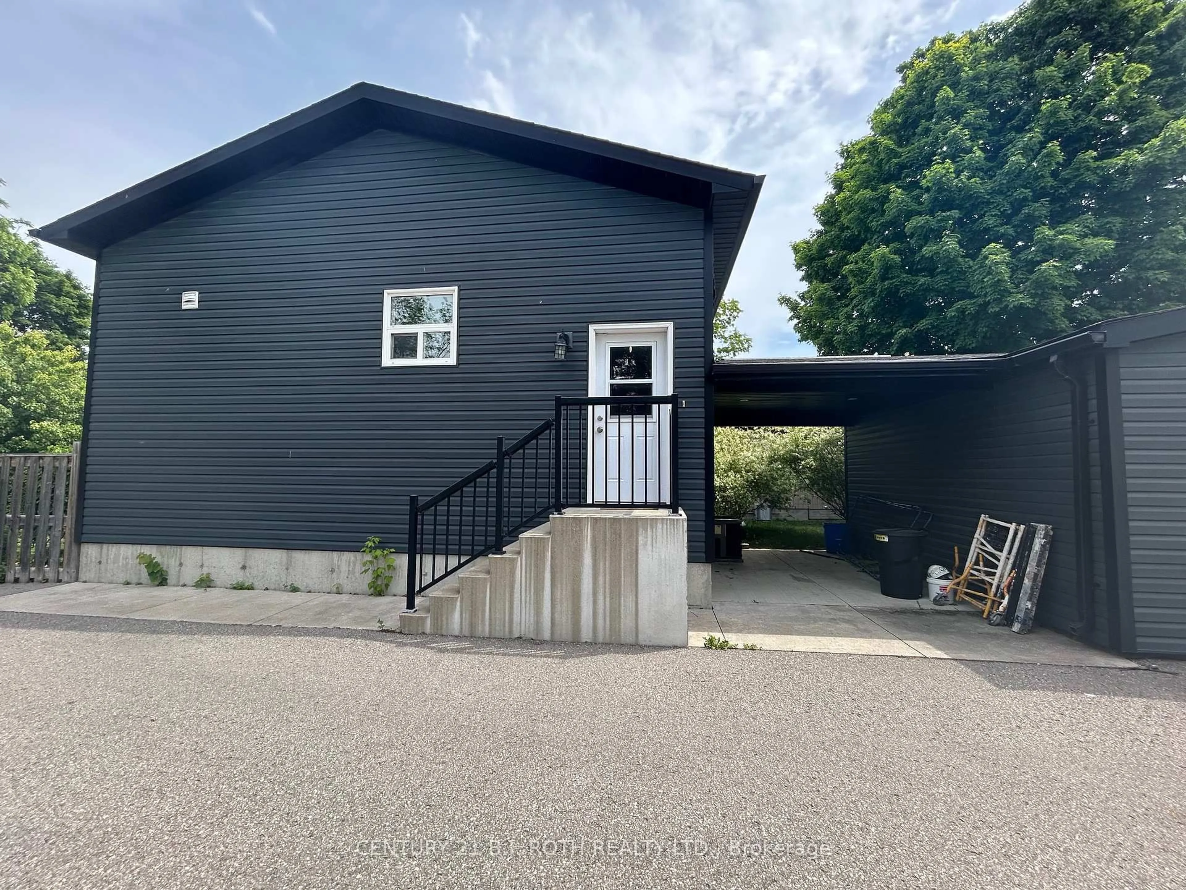 Unknown for 22 Caroline St, Barrie Ontario L4N 2S3