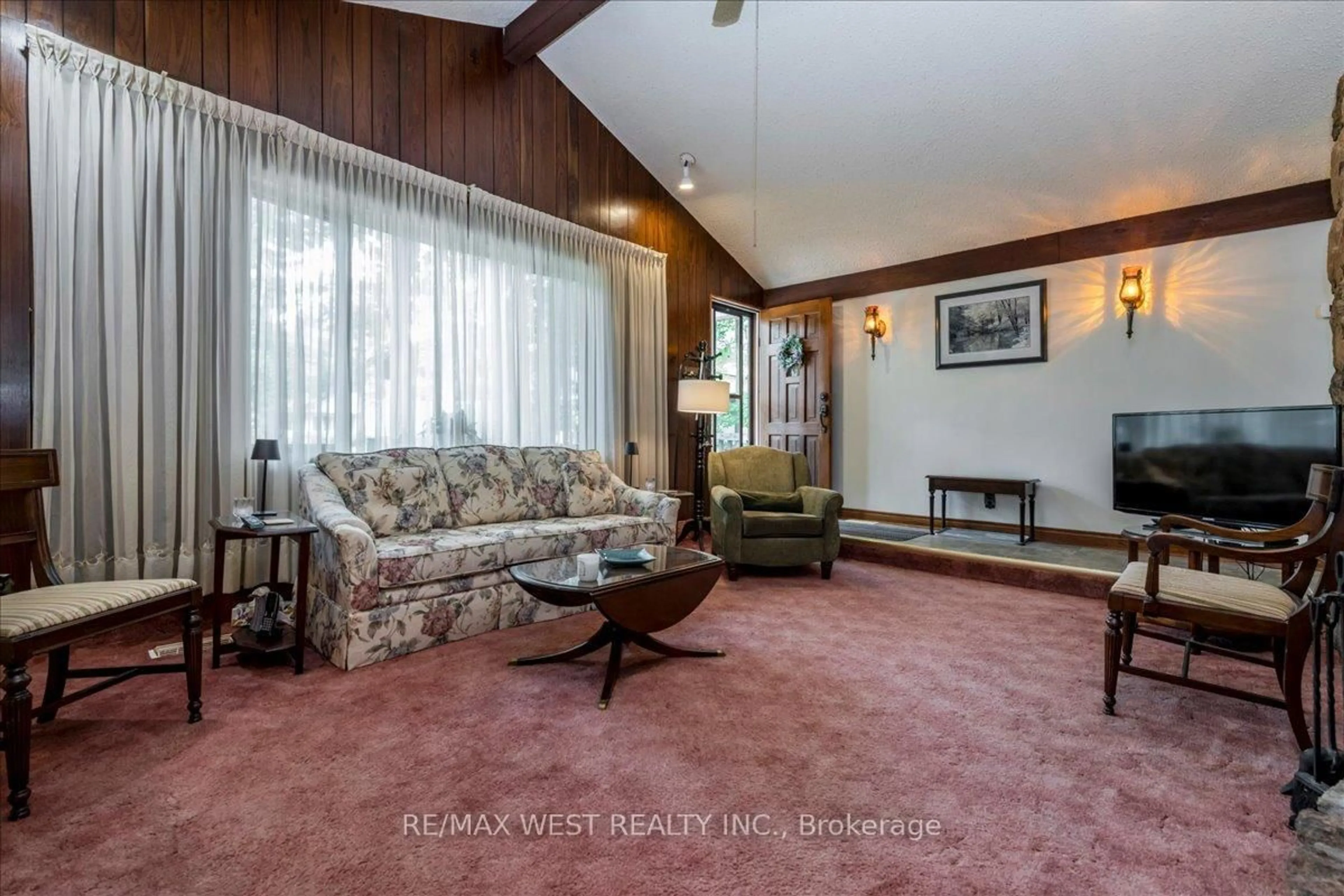 Living room with furniture, unknown for 189 Park Rd, Tiny Ontario L0L 1P1