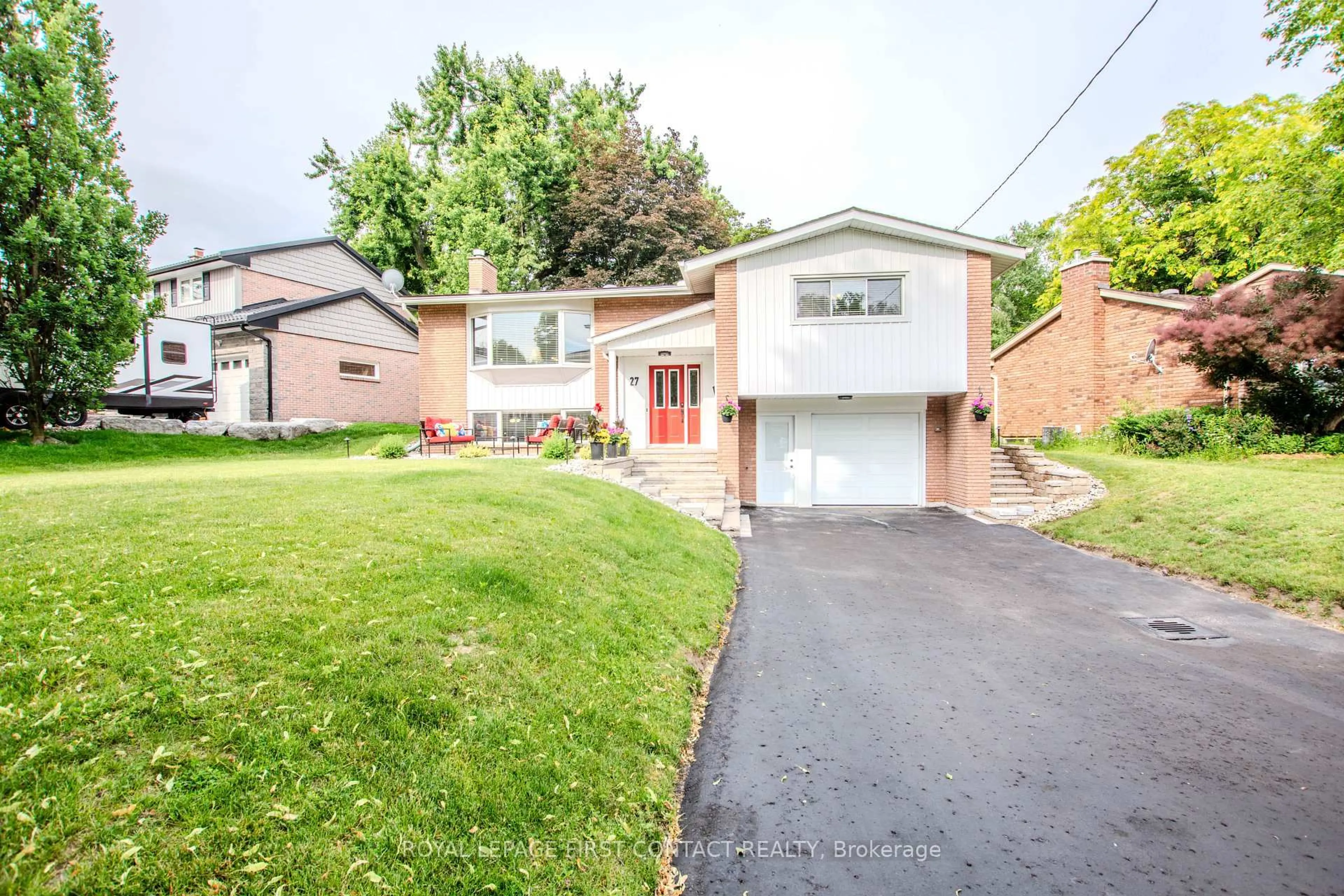 Home with brick exterior material, street for 27 Tower Cres, Barrie Ontario L4N 2V3