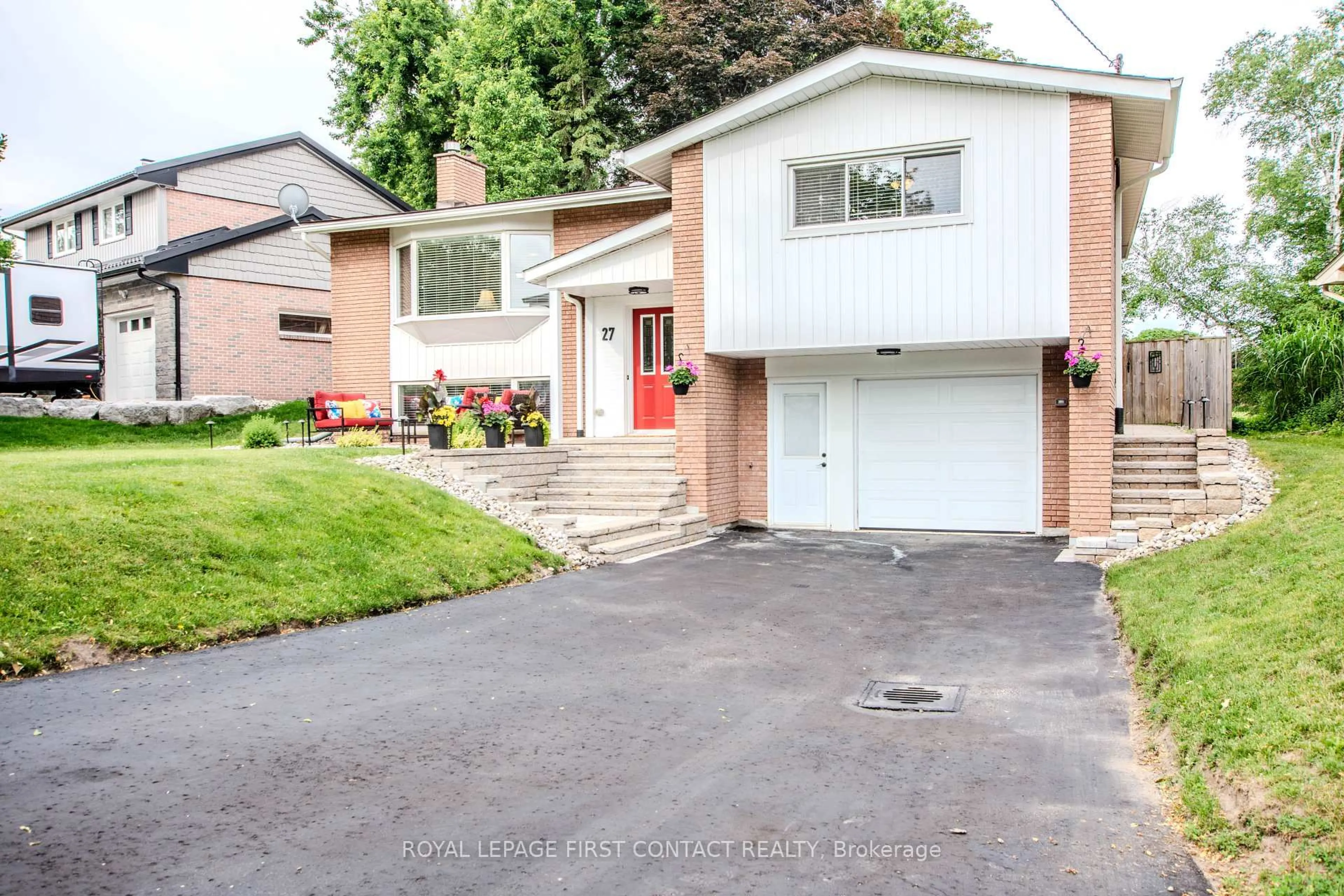 Home with brick exterior material, street for 27 Tower Cres, Barrie Ontario L4N 2V3