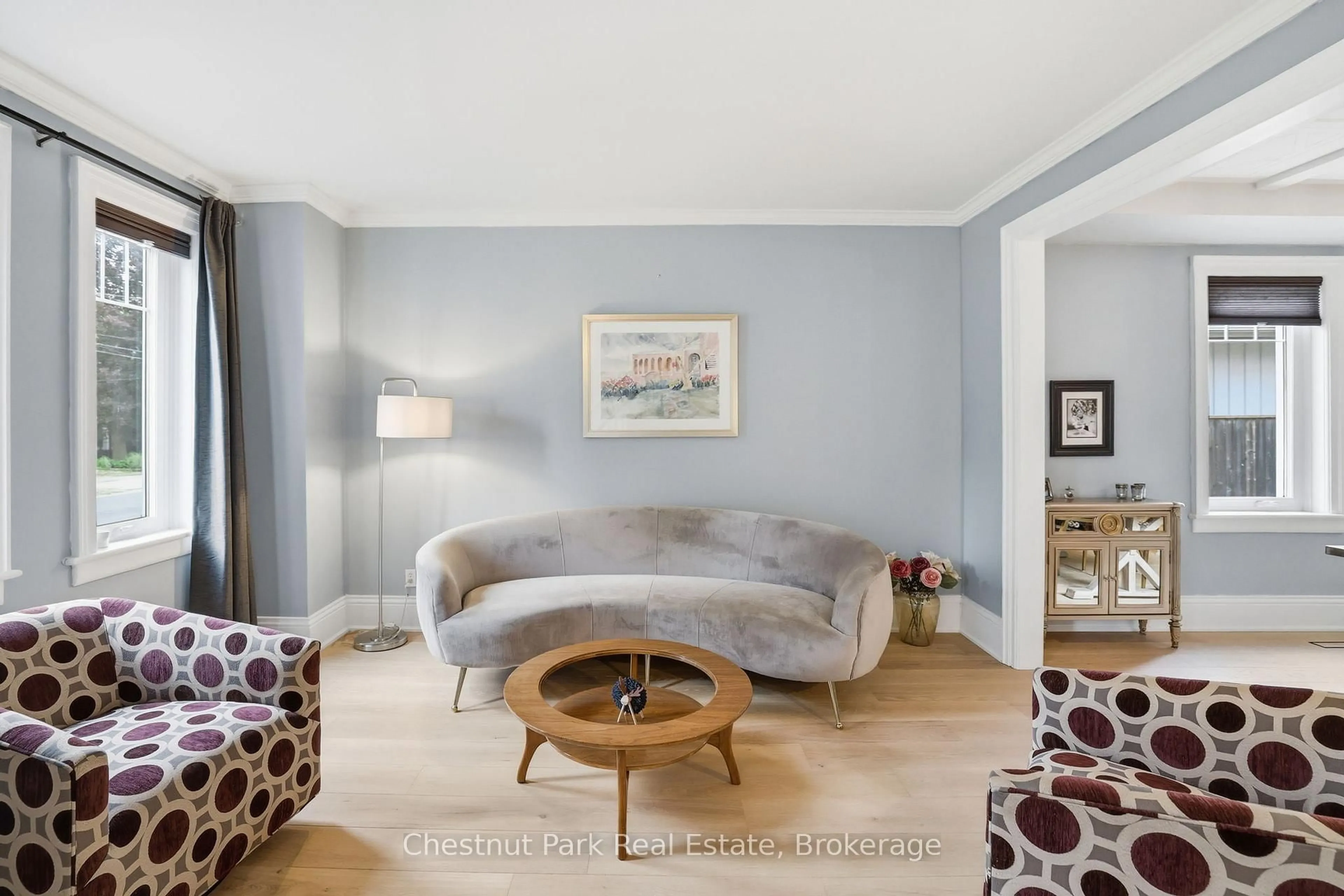 Living room with furniture, unknown for 331 Oak St, Collingwood Ontario L9Y 2Y4