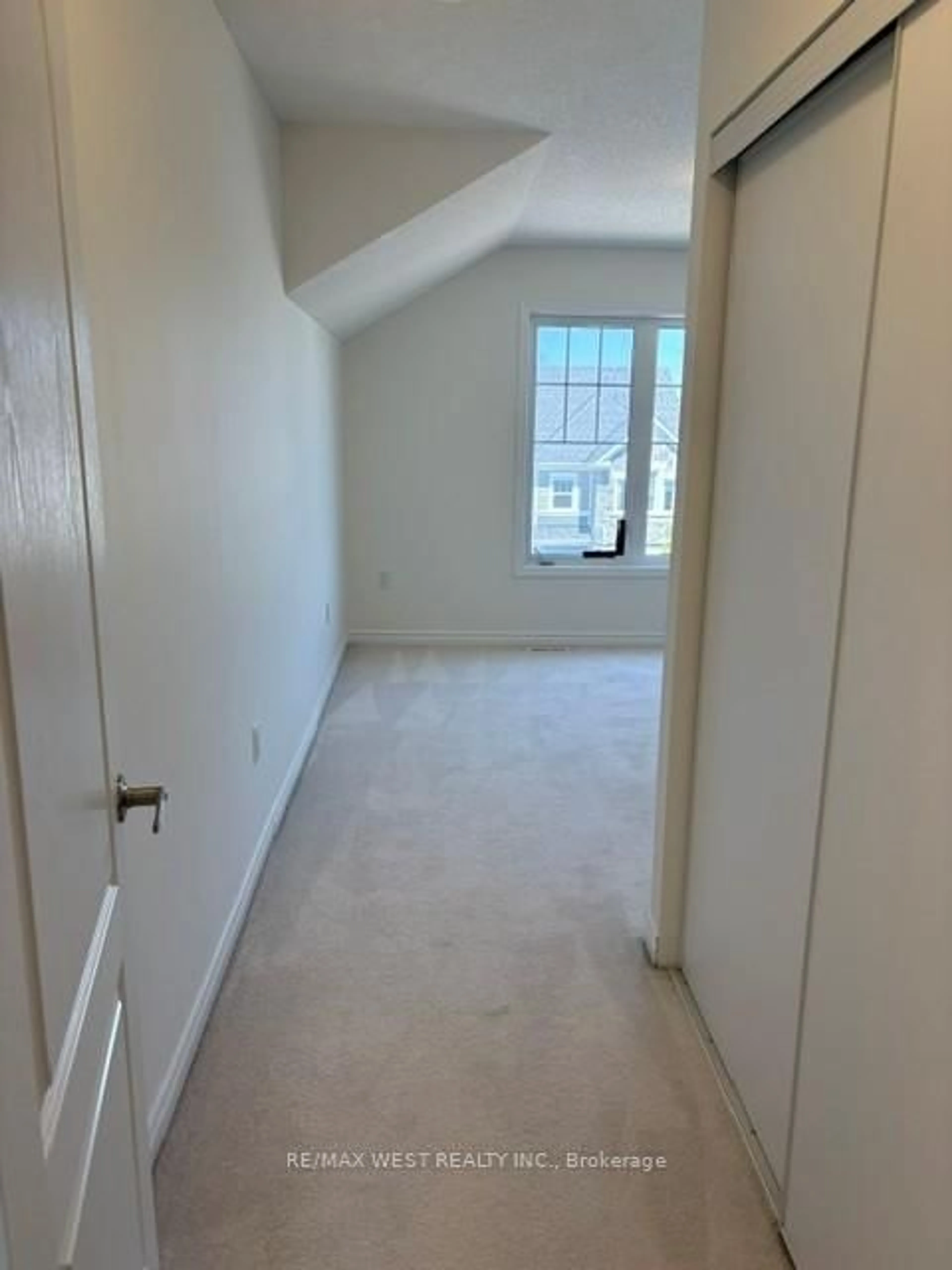 A pic of a room for 16 Hills Thistle Dr, Wasaga Beach Ontario L9Z 0J3