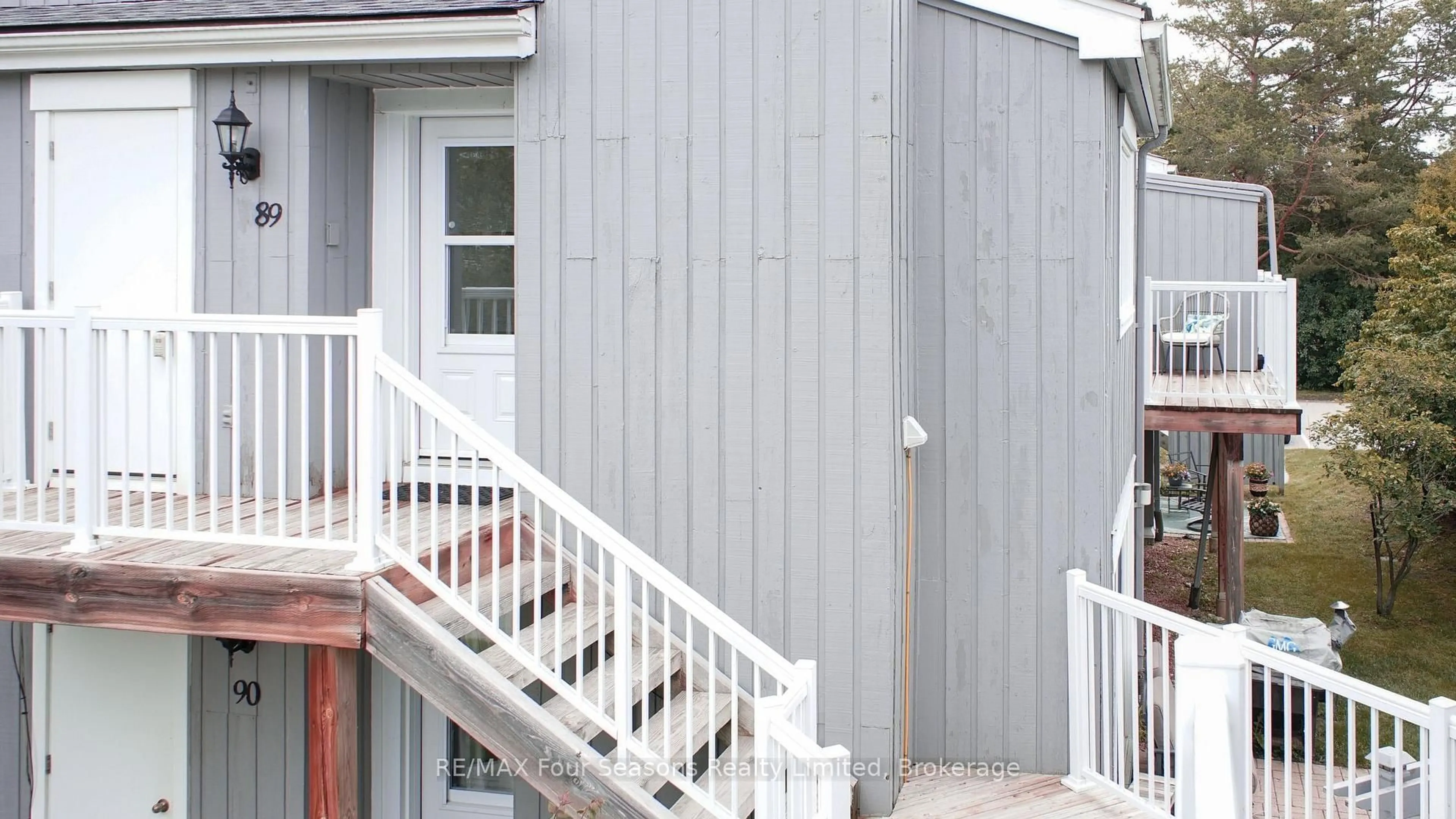 Home with vinyl exterior material, building for 23 DAWSON Dr #89, Collingwood Ontario L9Y 5B4