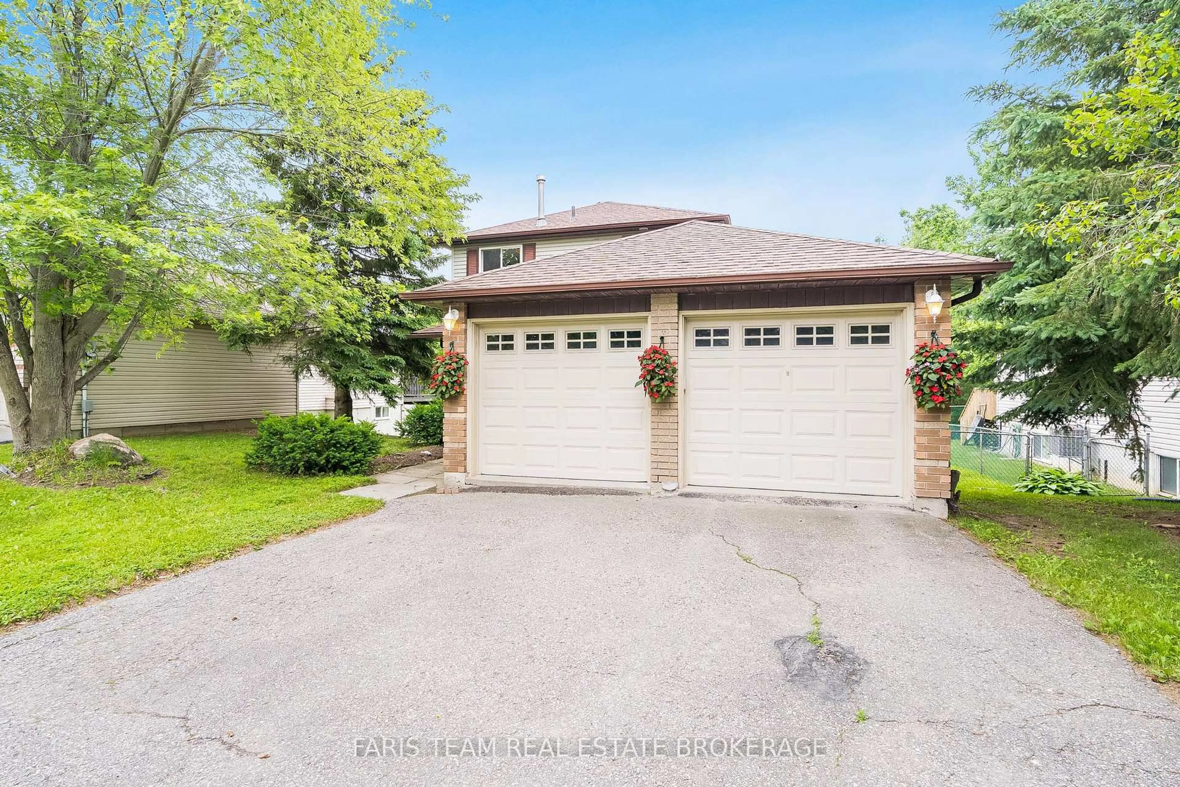Unknown for 361 Galloway Blvd, Midland Ontario L4R 5B2