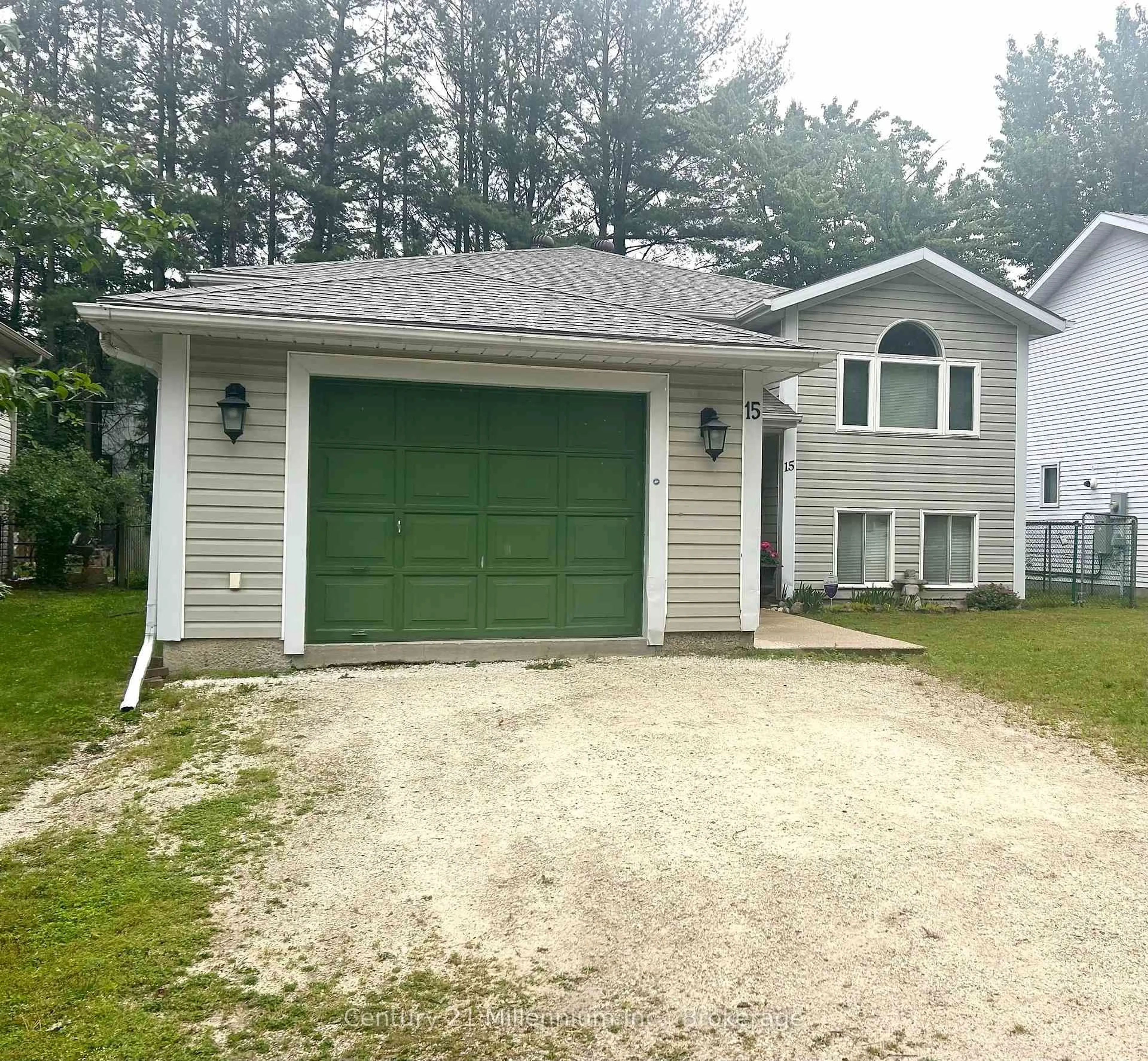 Unknown for 15 SAVARIN St, Wasaga Beach Ontario L9Z 2N8