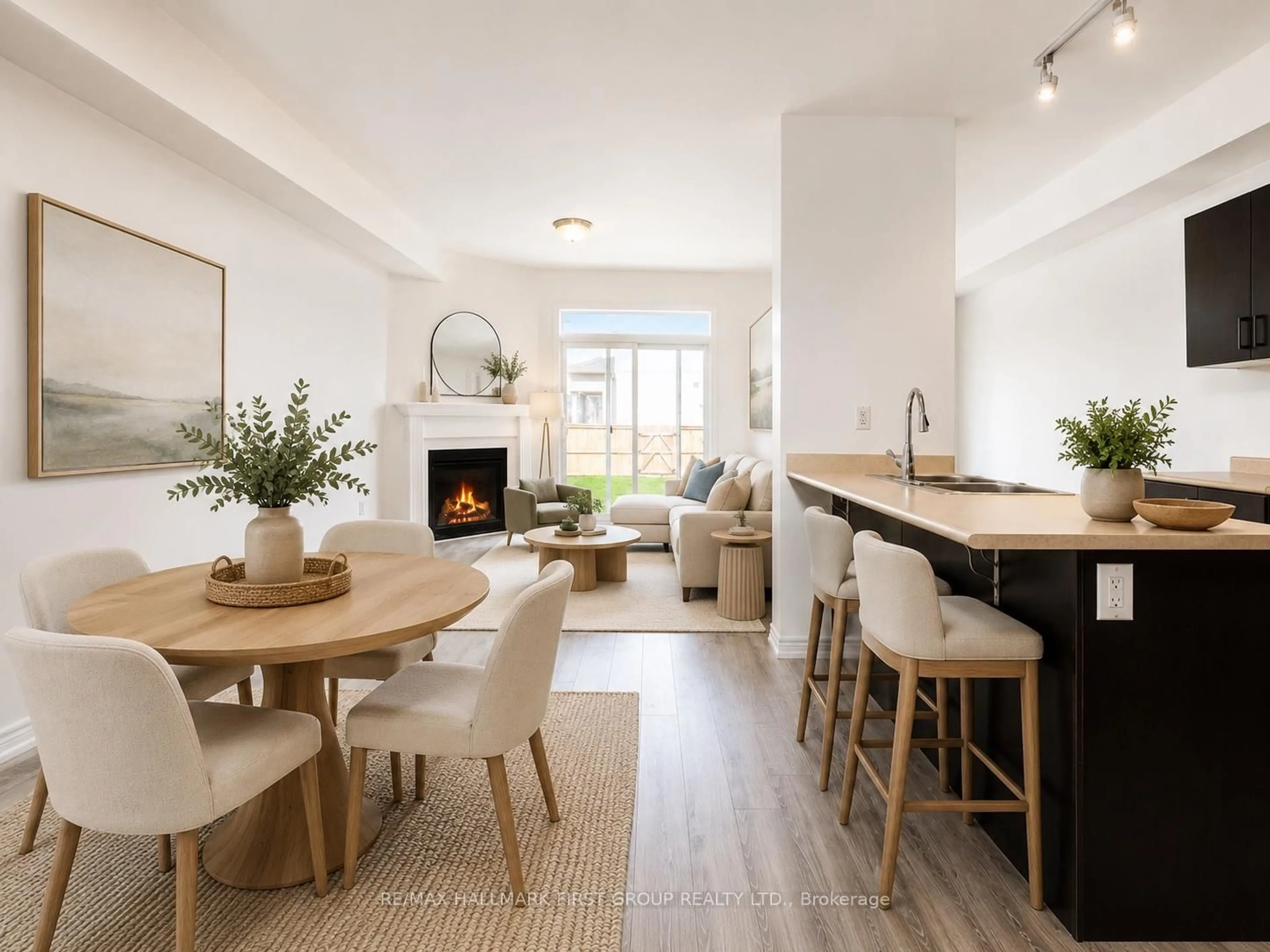 Open concept kitchen, unknown for 322 East St, Orillia Ontario L3V 8K9