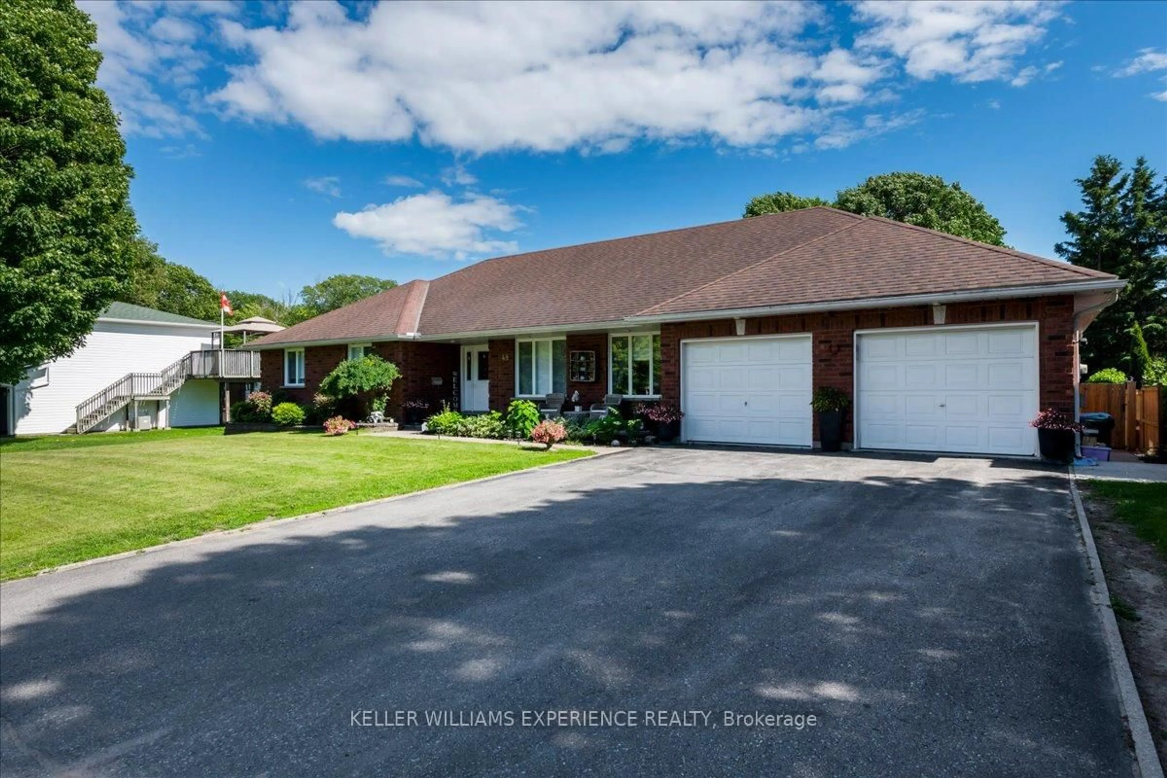 A pic from outside/outdoor area/front of a property/back of a property/a pic from drone, water/lake/river/ocean view for 48 Brule St, Penetanguishene Ontario L9M 1H2