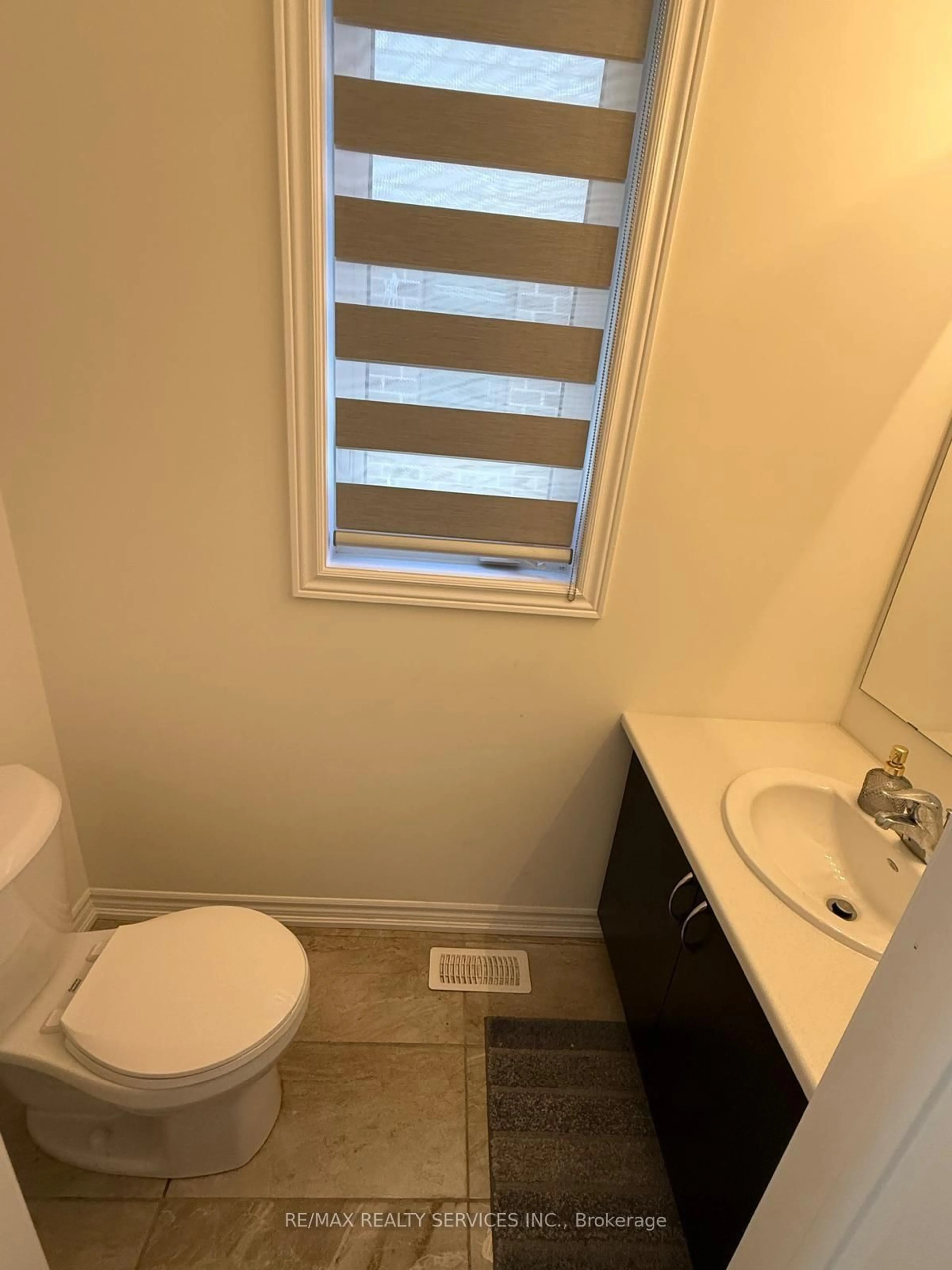 A pic of a room for 39 Prudhoe Terr, Barrie Ontario L9J 0W2