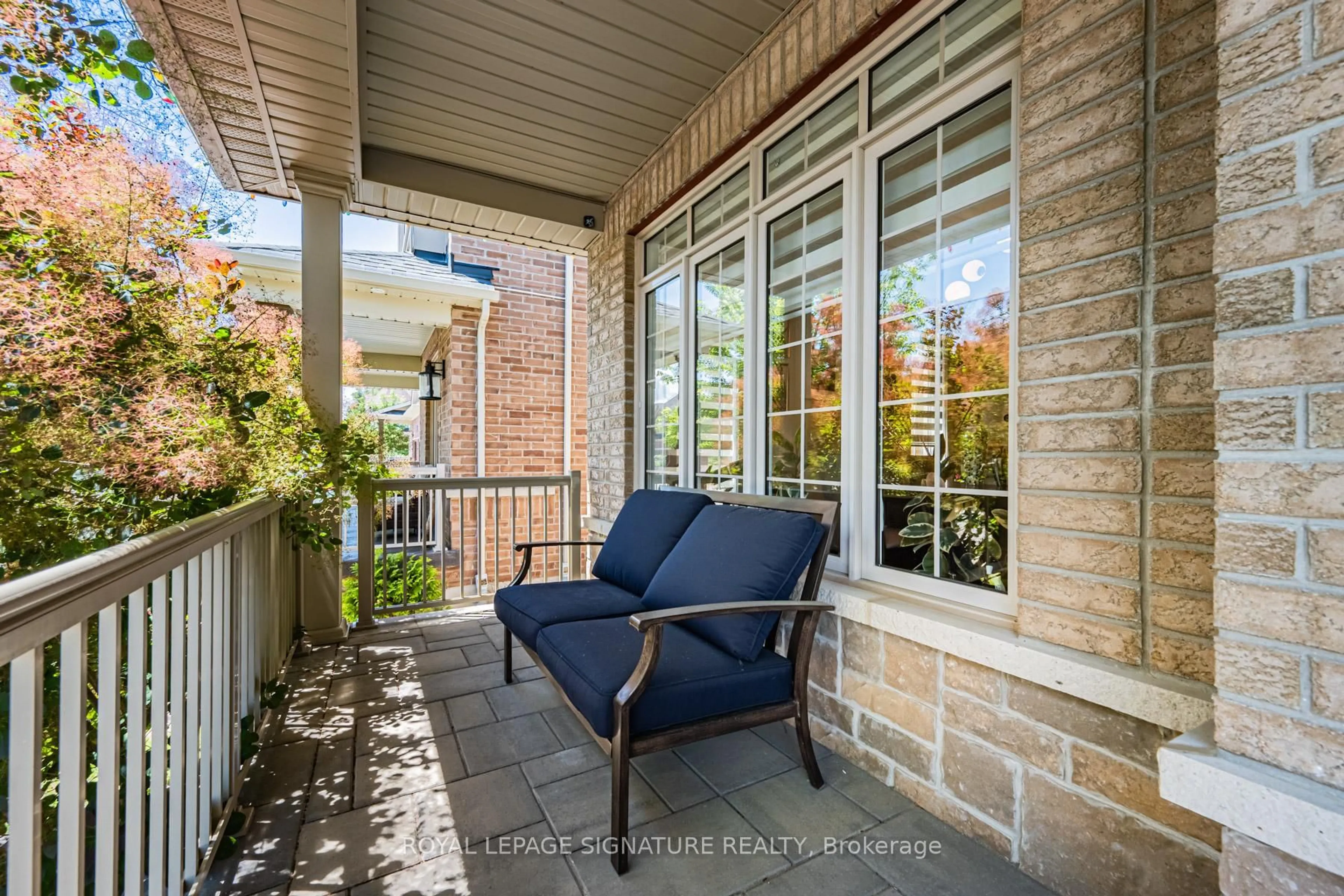 Patio, street for 26 Marks Rd, Springwater Ontario L9X 0S5