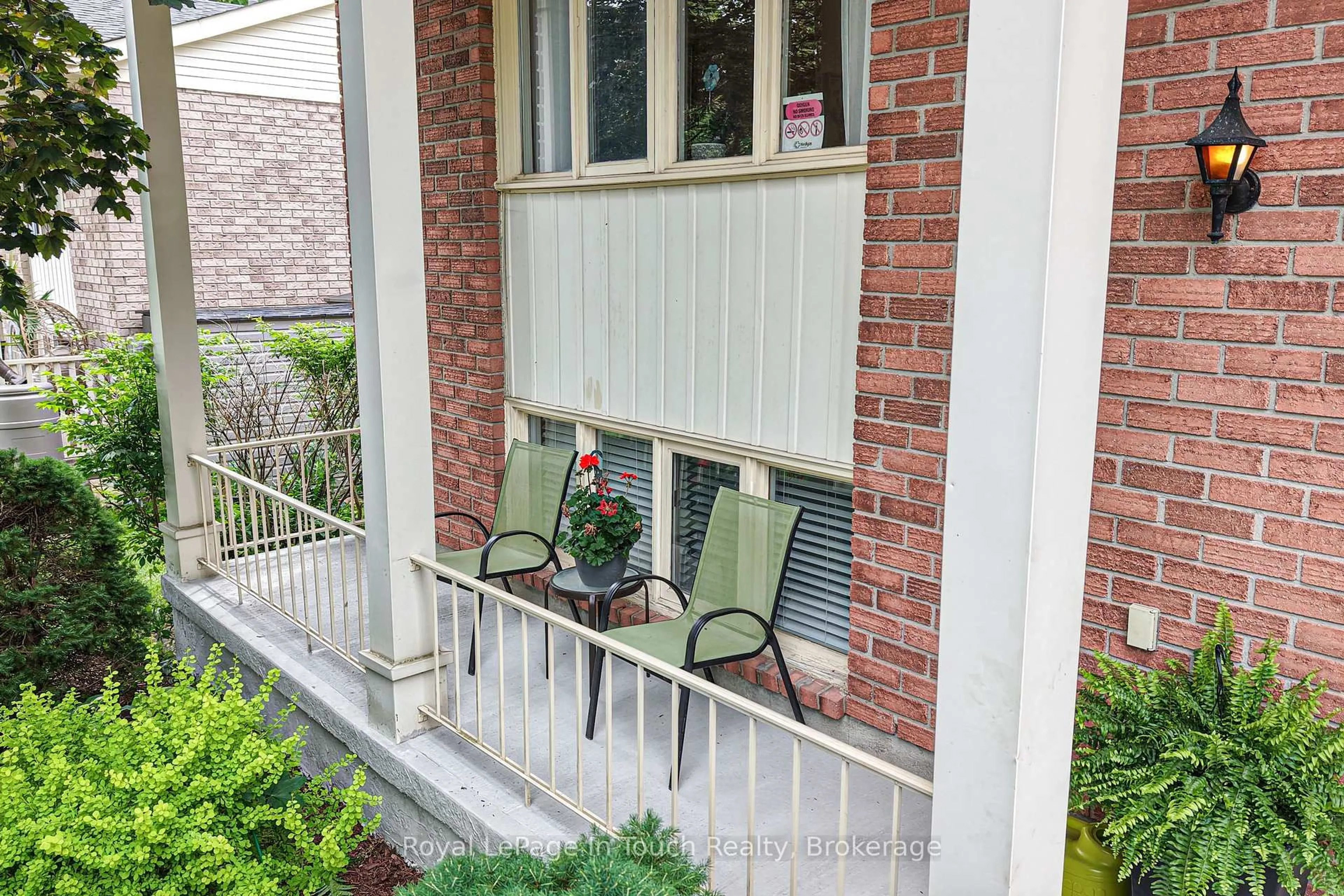 Balcony in the apartment, street for 642 Randles Cres, Midland Ontario L4R 4V4
