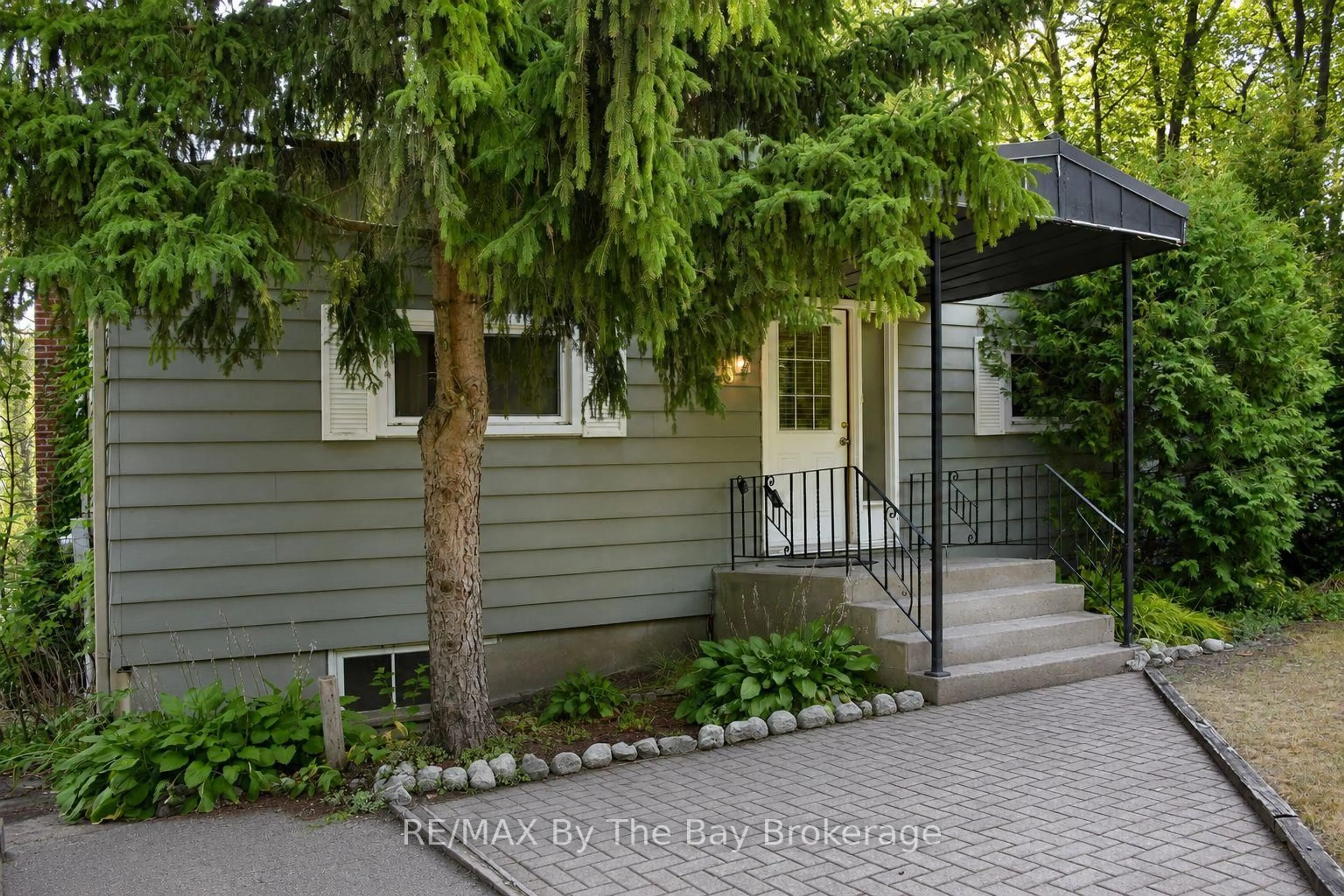 Unknown for 103 Sunnidale Rd, Wasaga Beach Ontario L9Z 2S9