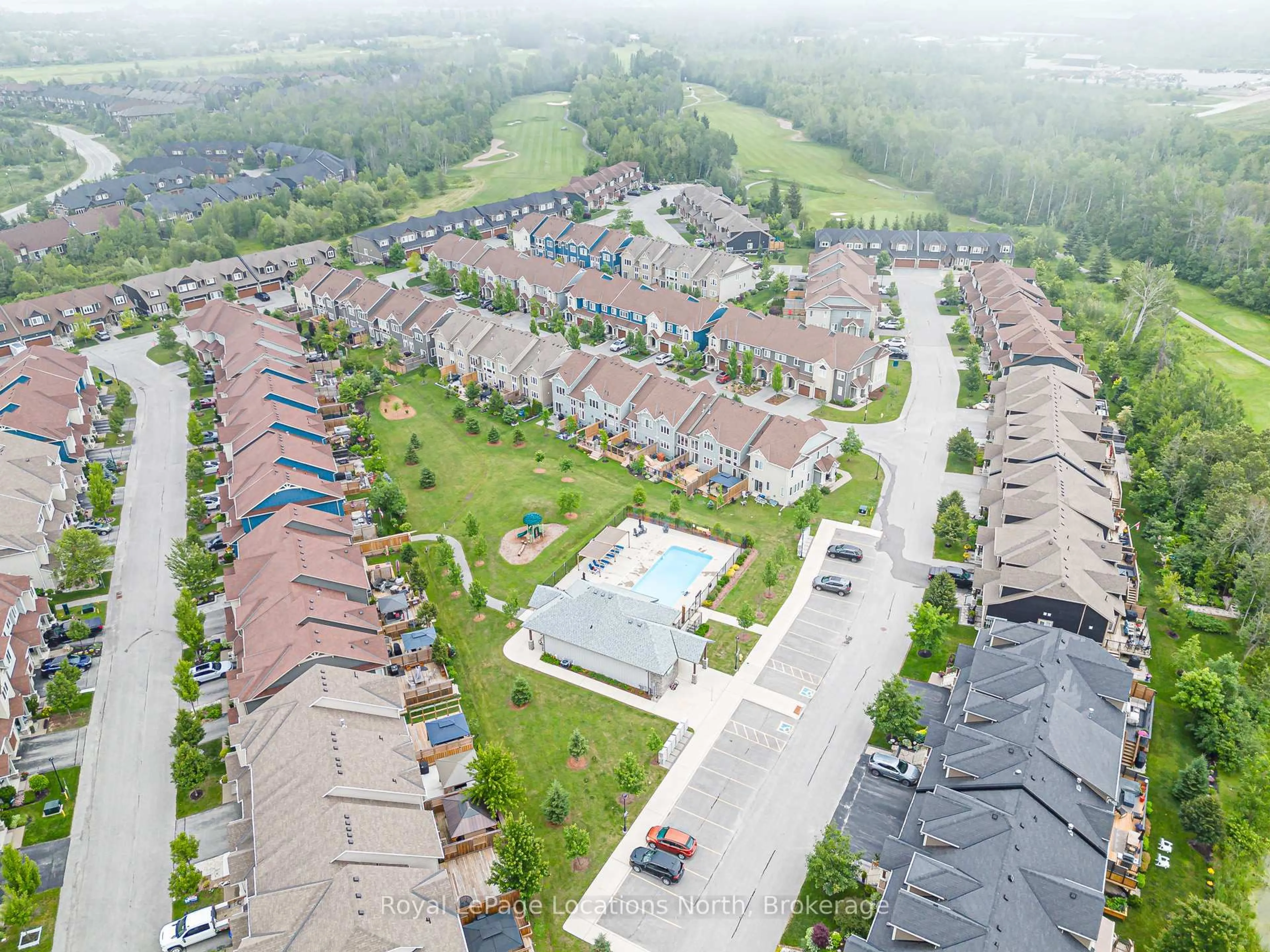 A pic from outside/outdoor area/front of a property/back of a property/a pic from drone, street for 16 Greaves Ave, Collingwood Ontario L9Y 0Z5