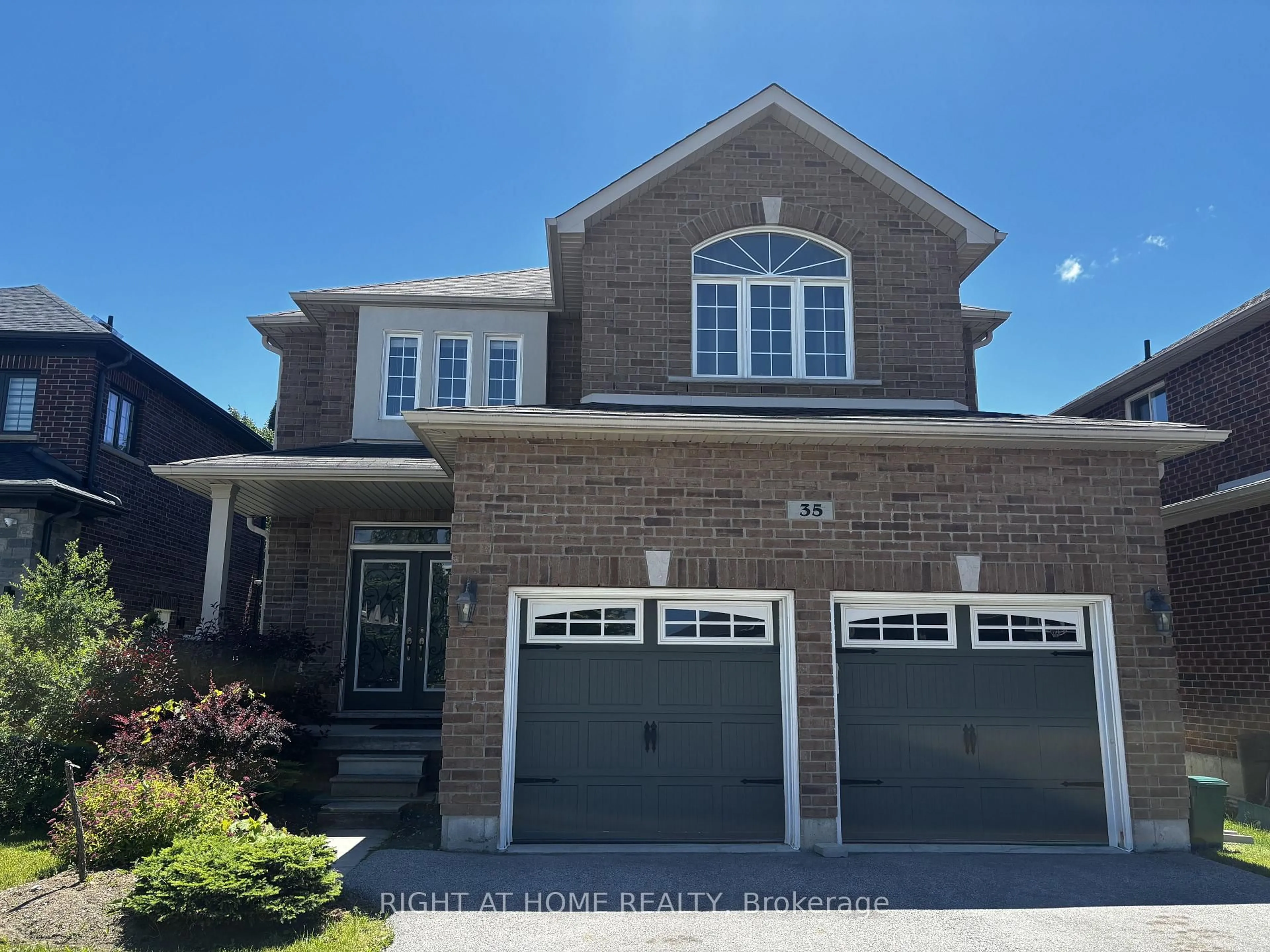 Home with brick exterior material, street for 35 Auburn Crt, Barrie Ontario L4N 6G9