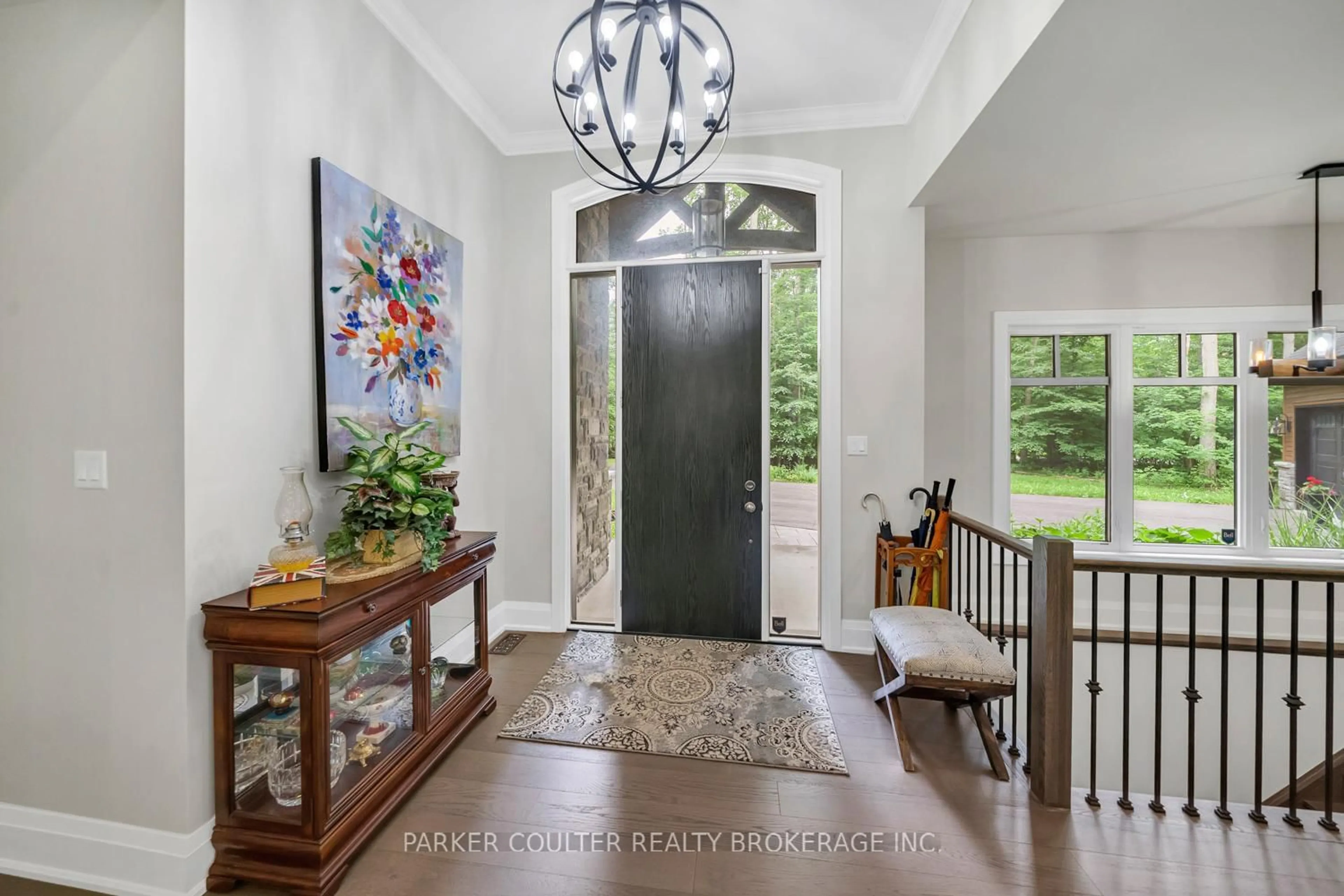 Indoor entryway for 29 Gallagher Cres, Springwater Ontario L9X 0K1