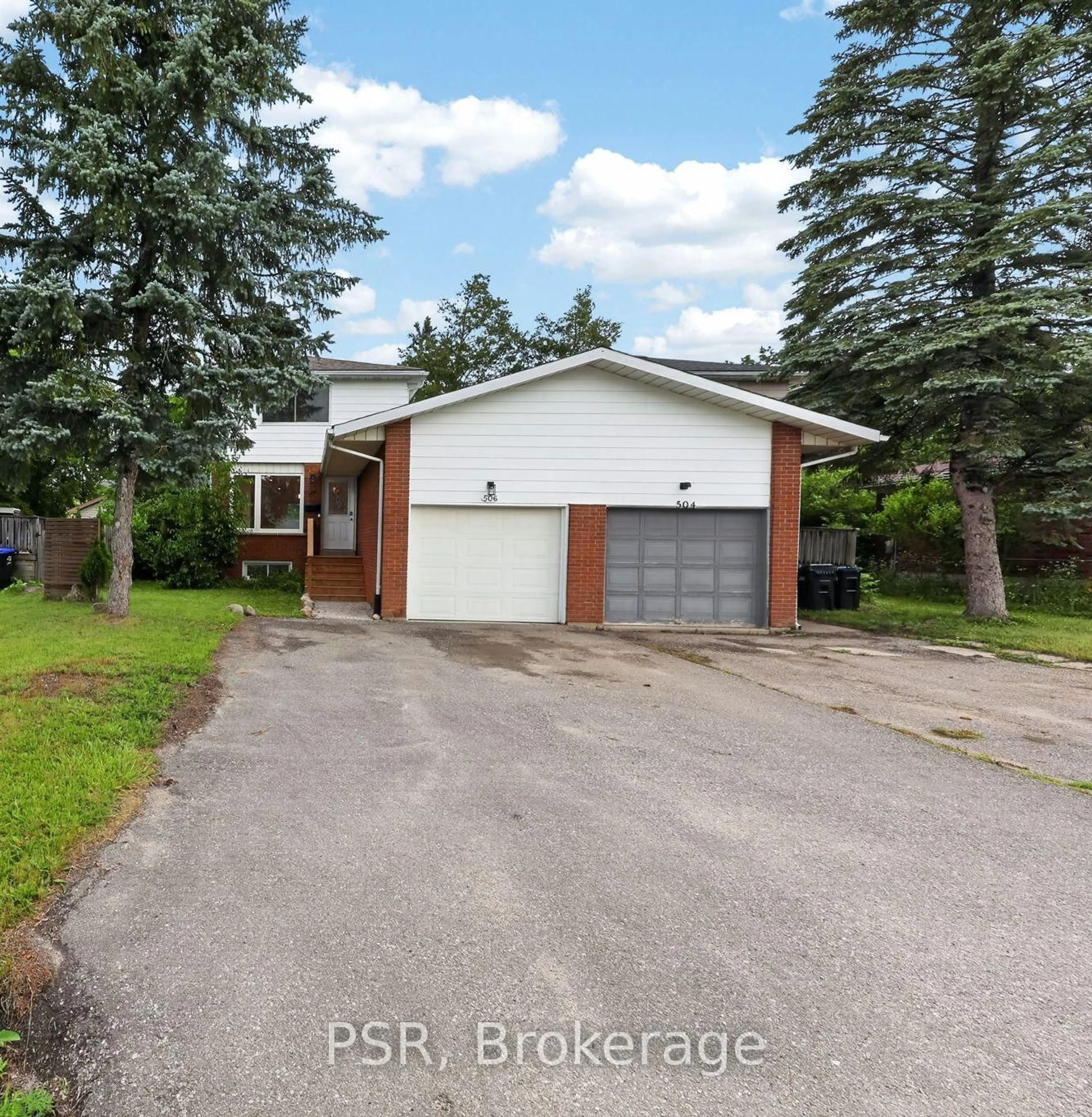 Home with brick exterior material, street for 506 Tenth St, Collingwood Ontario L9Y 2H3