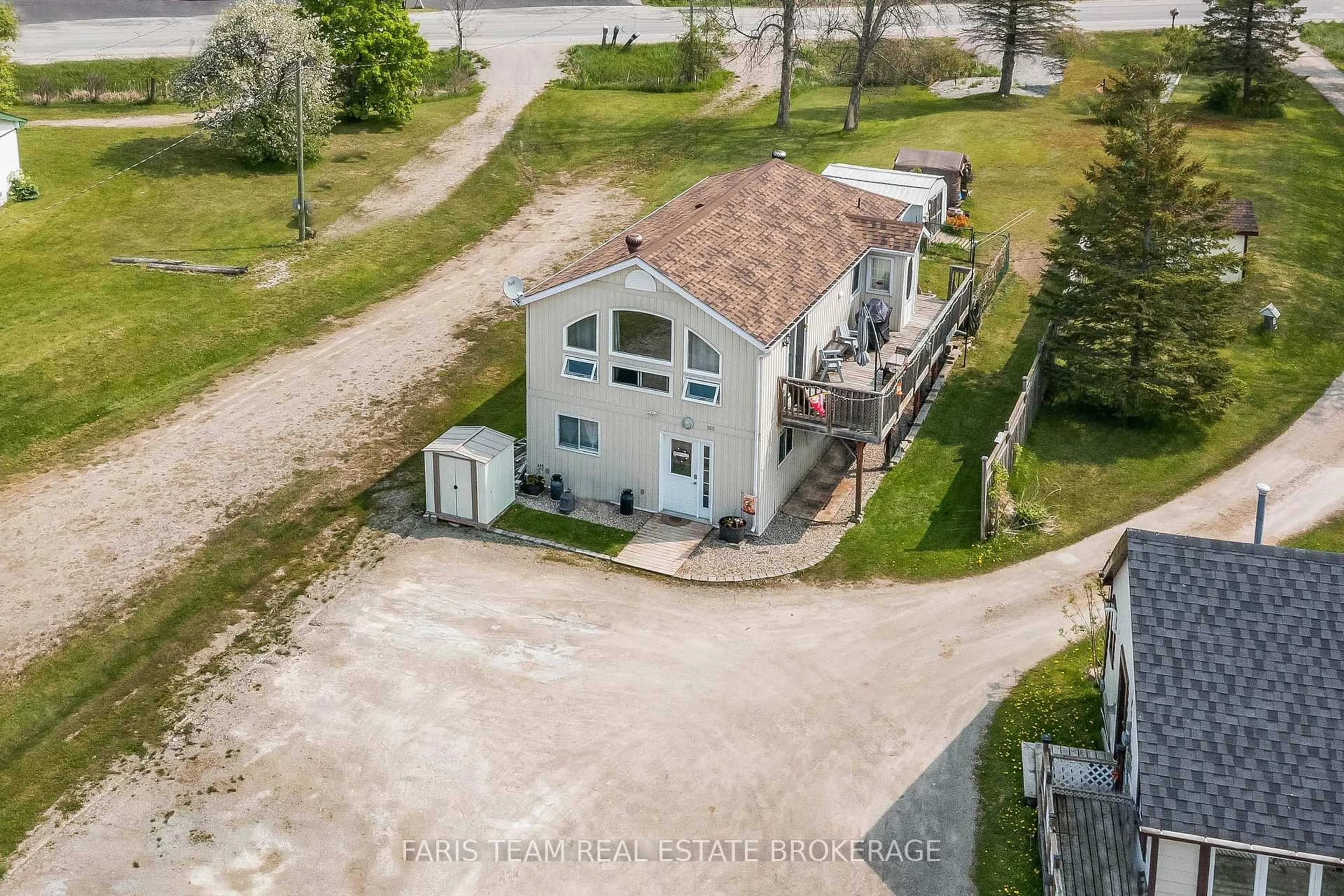A pic from outside/outdoor area/front of a property/back of a property/a pic from drone, building for 5632 Penetanguishene Rd, Springwater Ontario L0L 1P0
