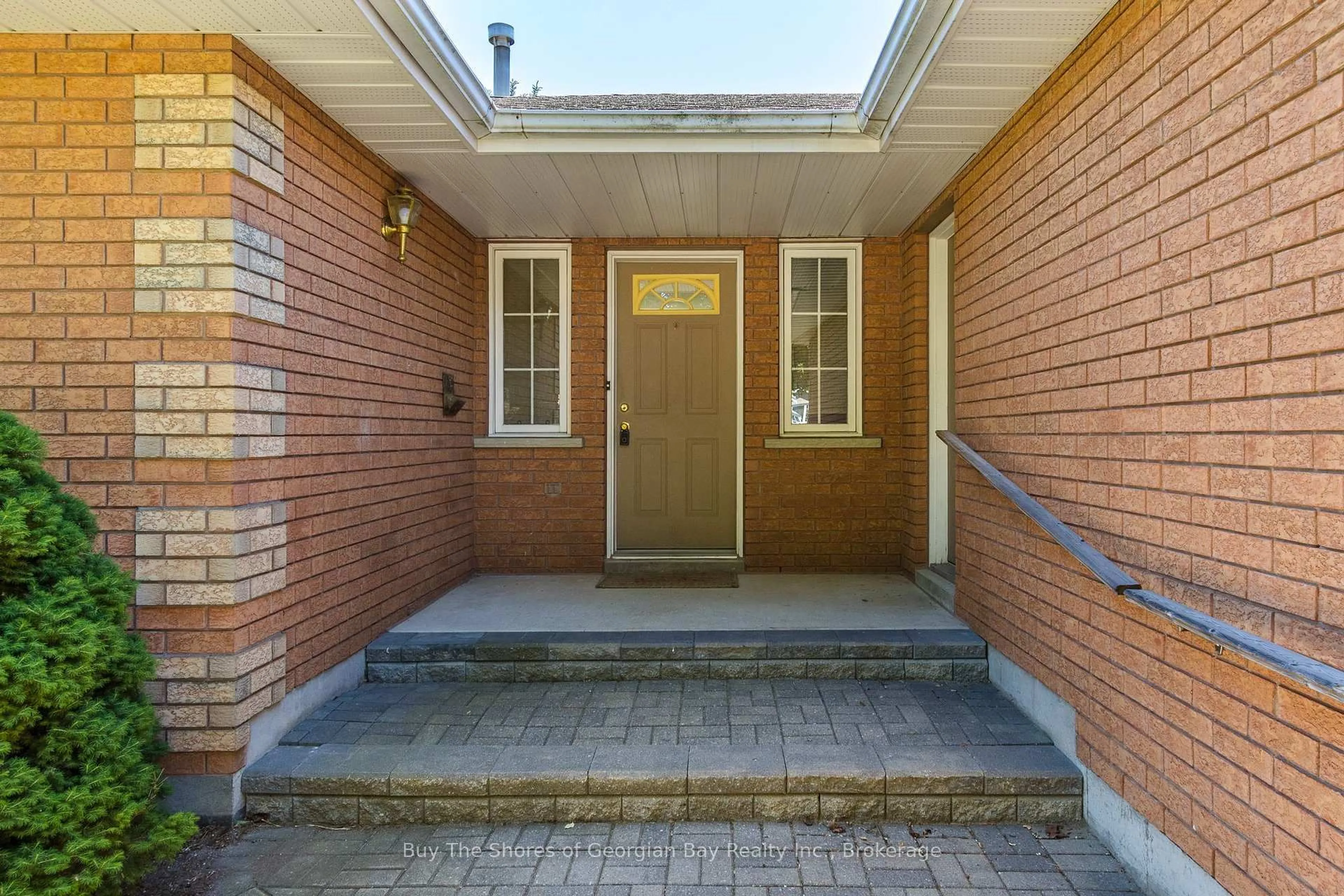 Home with brick exterior material, street for 208 Margaret St, Midland Ontario L4R 4Y1