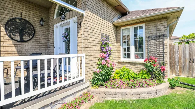 36 Benjamin Lane, Barrie 3