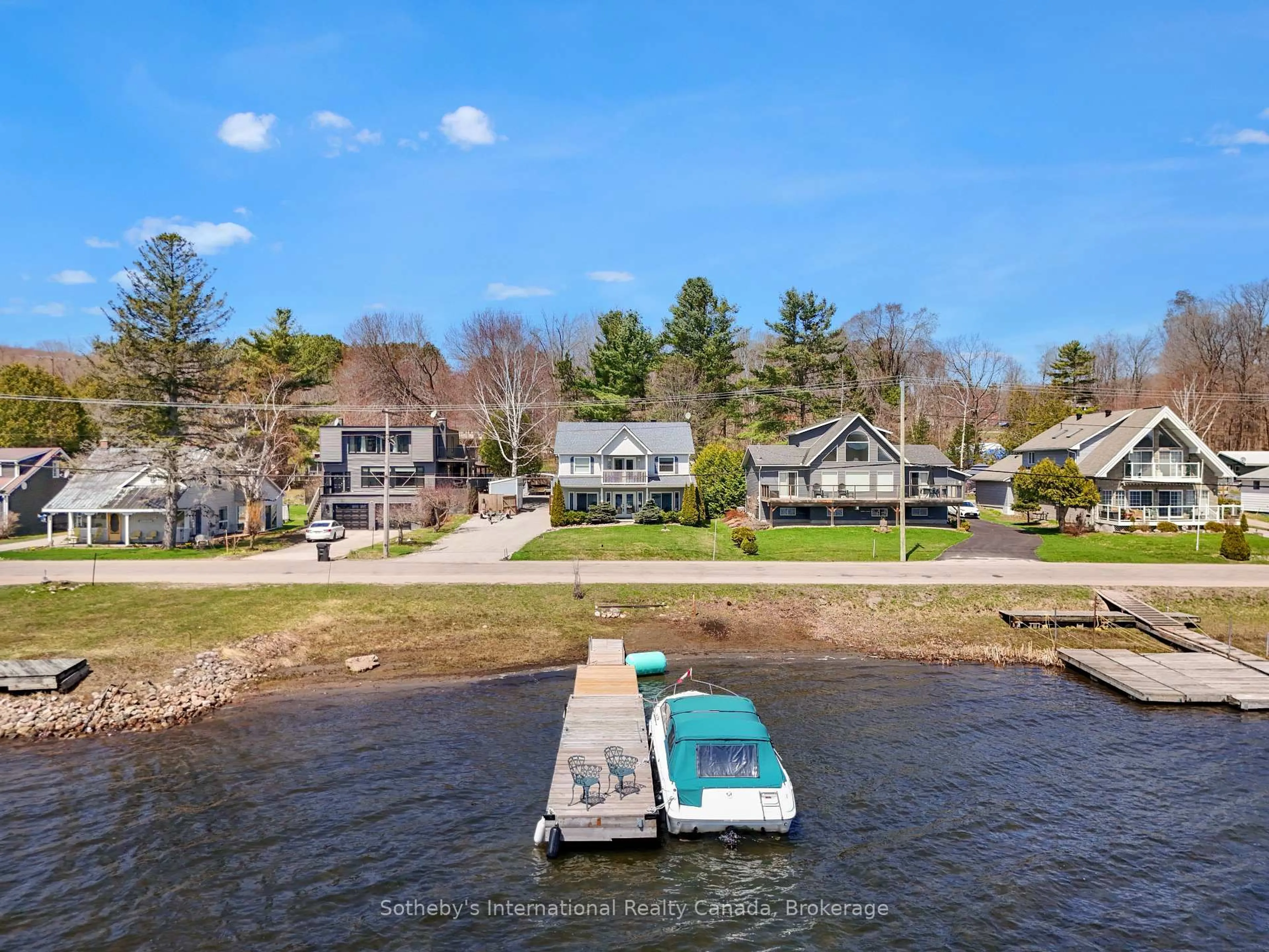 A pic from outside/outdoor area/front of a property/back of a property/a pic from drone, water/lake/river/ocean view for 604 CHAMPLAIN Rd, Tiny Ontario L9M 0C2