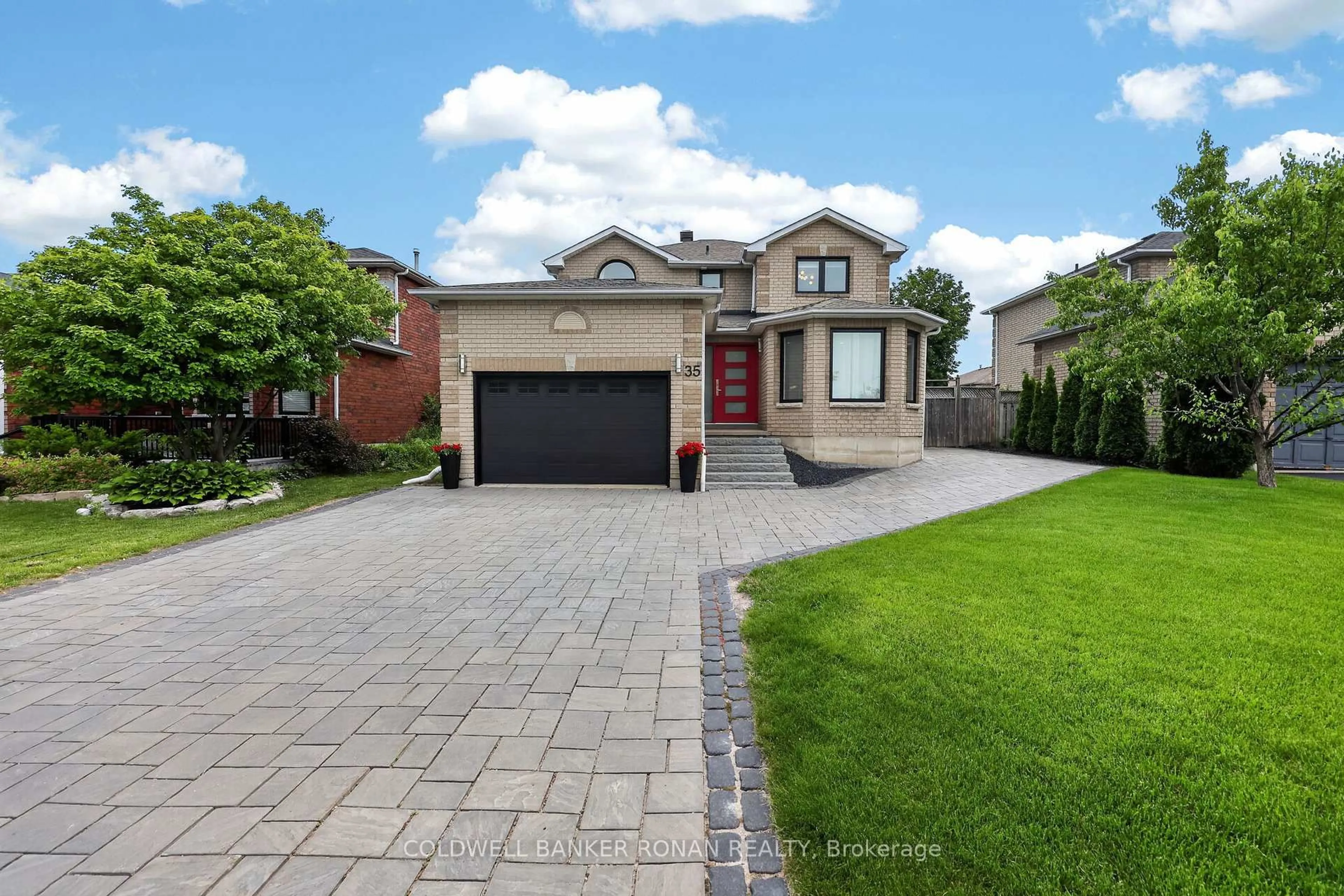 Home with brick exterior material, street for 35 Farmstead Cres, Barrie Ontario L4N 8S2