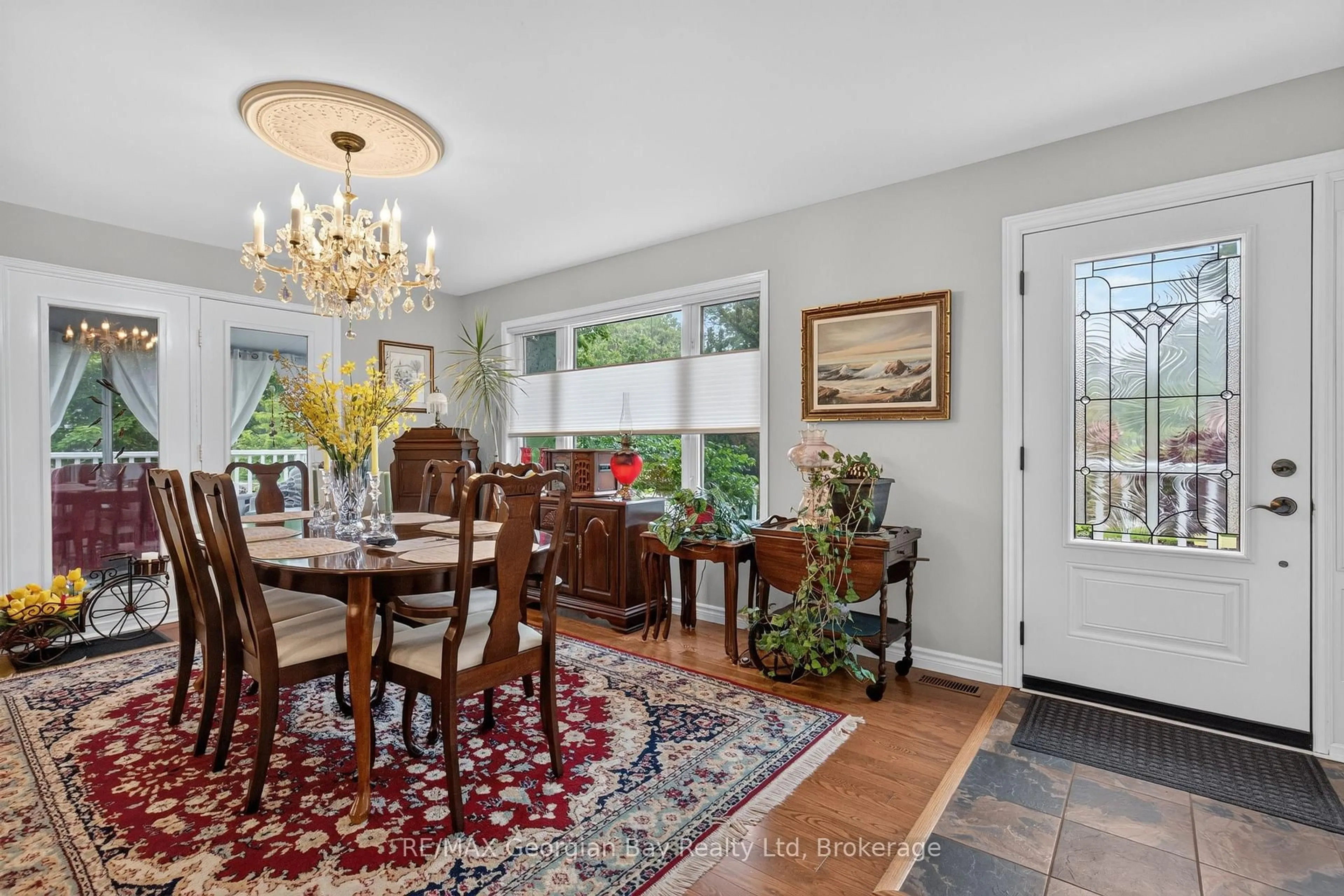Dining room, ceramic/tile floor for 307 Balm Beach Rd, Tiny Ontario L0L 2J0