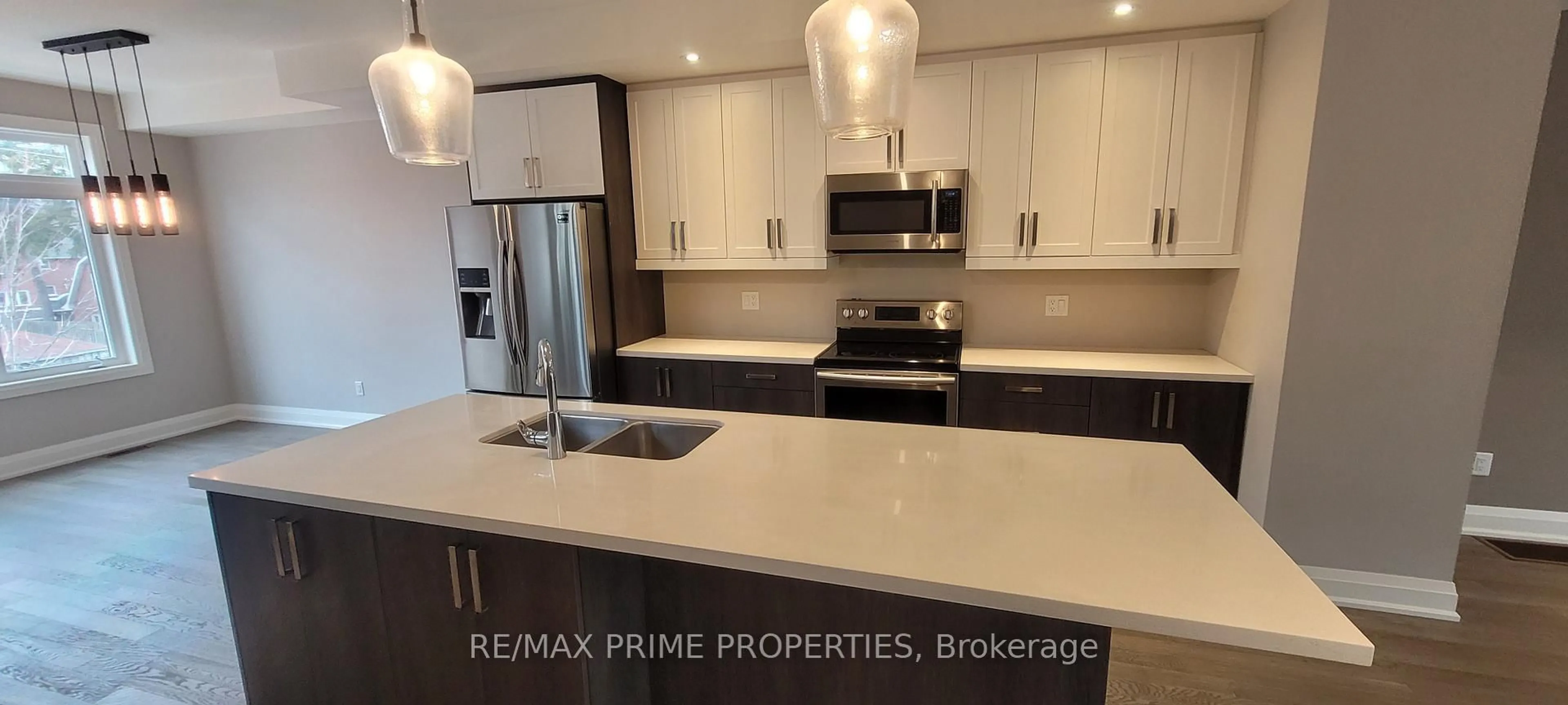 Open concept kitchen, ceramic/tile floor for 88C Clapperton St, Barrie Ontario L4M 3G2