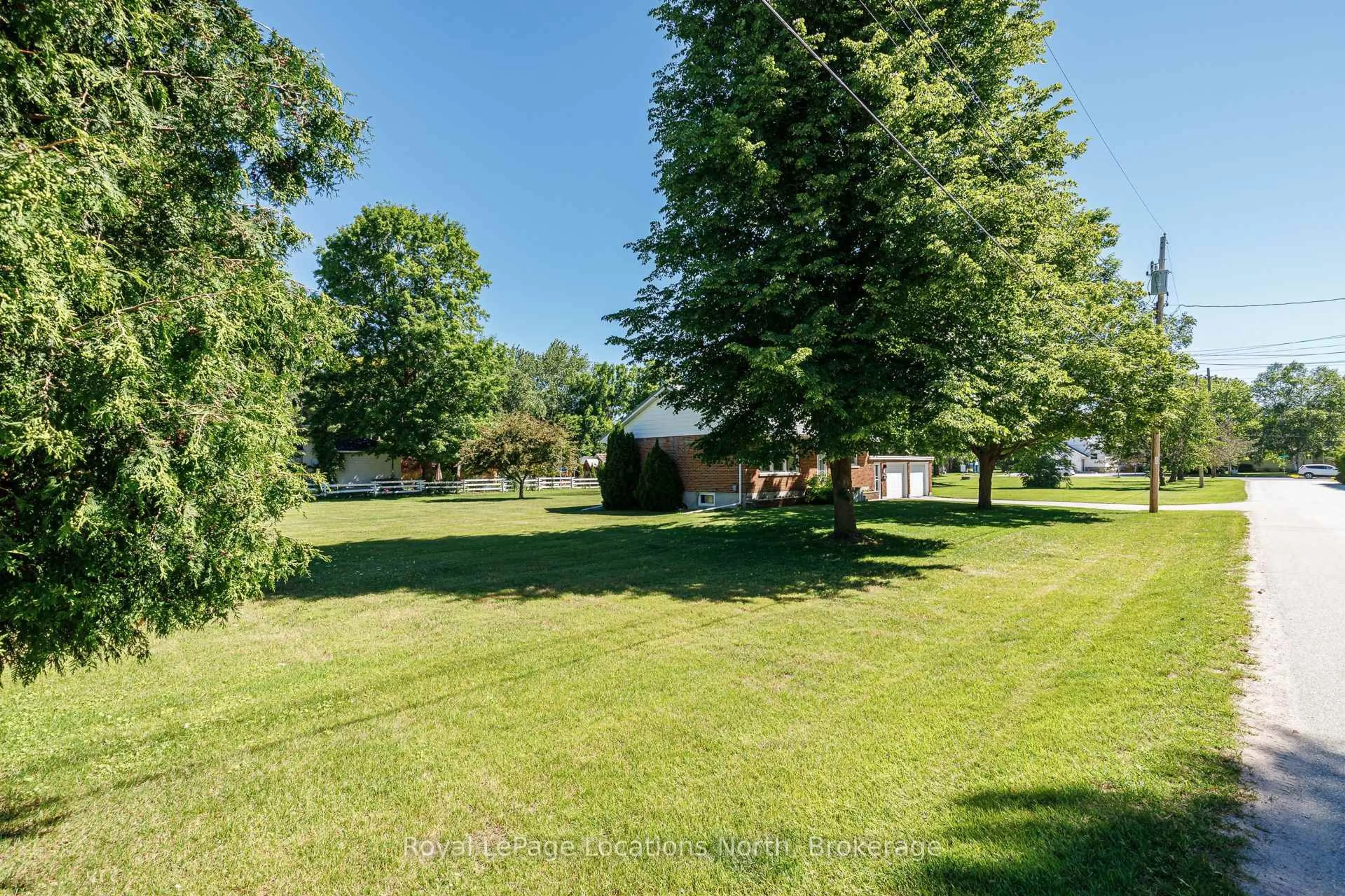 A pic from outside/outdoor area/front of a property/back of a property/a pic from drone, water/lake/river/ocean view for 2 Buist St, Clearview Ontario L0M 1P0