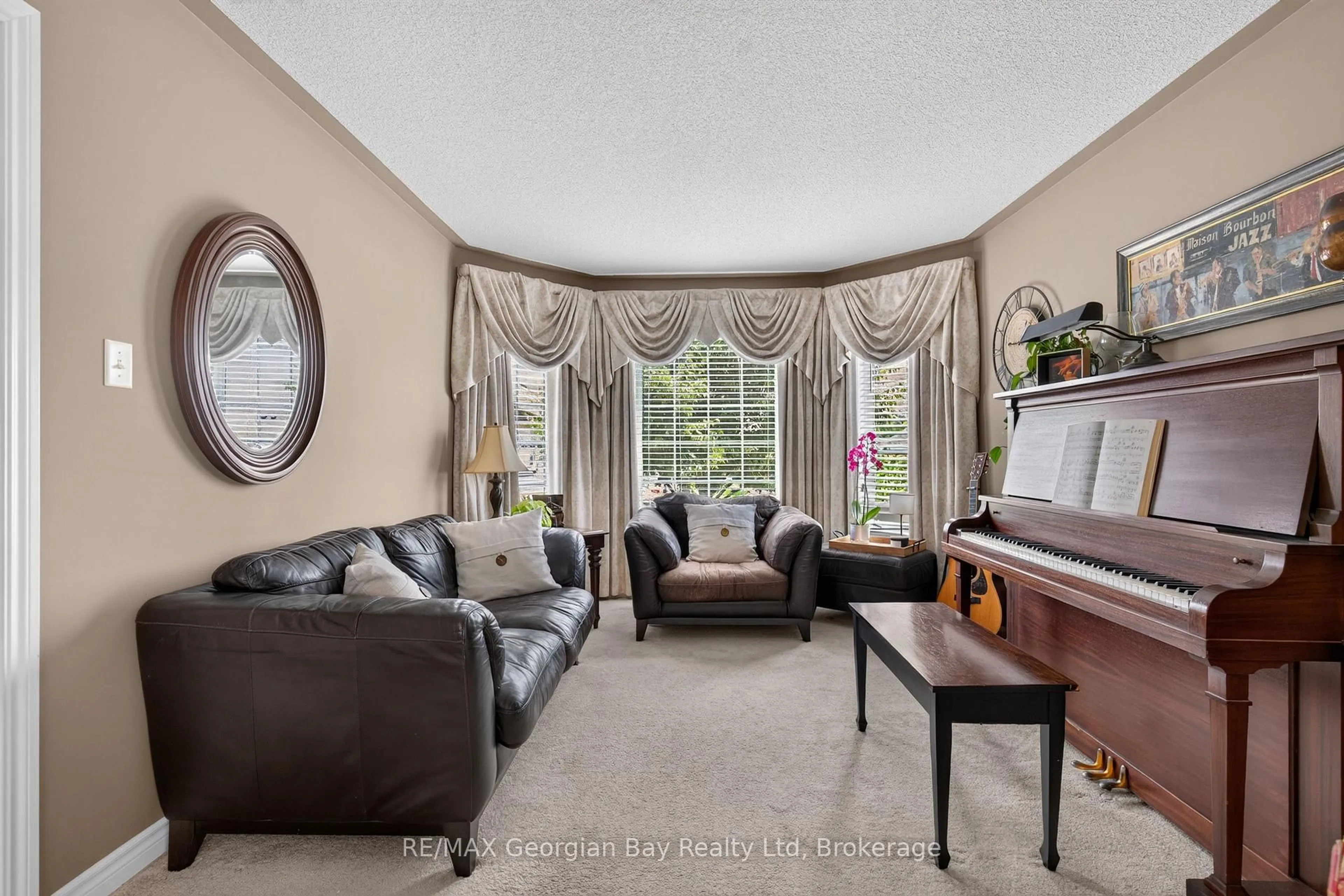 Living room with furniture, unknown for 400 Keller Dr, Midland Ontario L4R 0A7