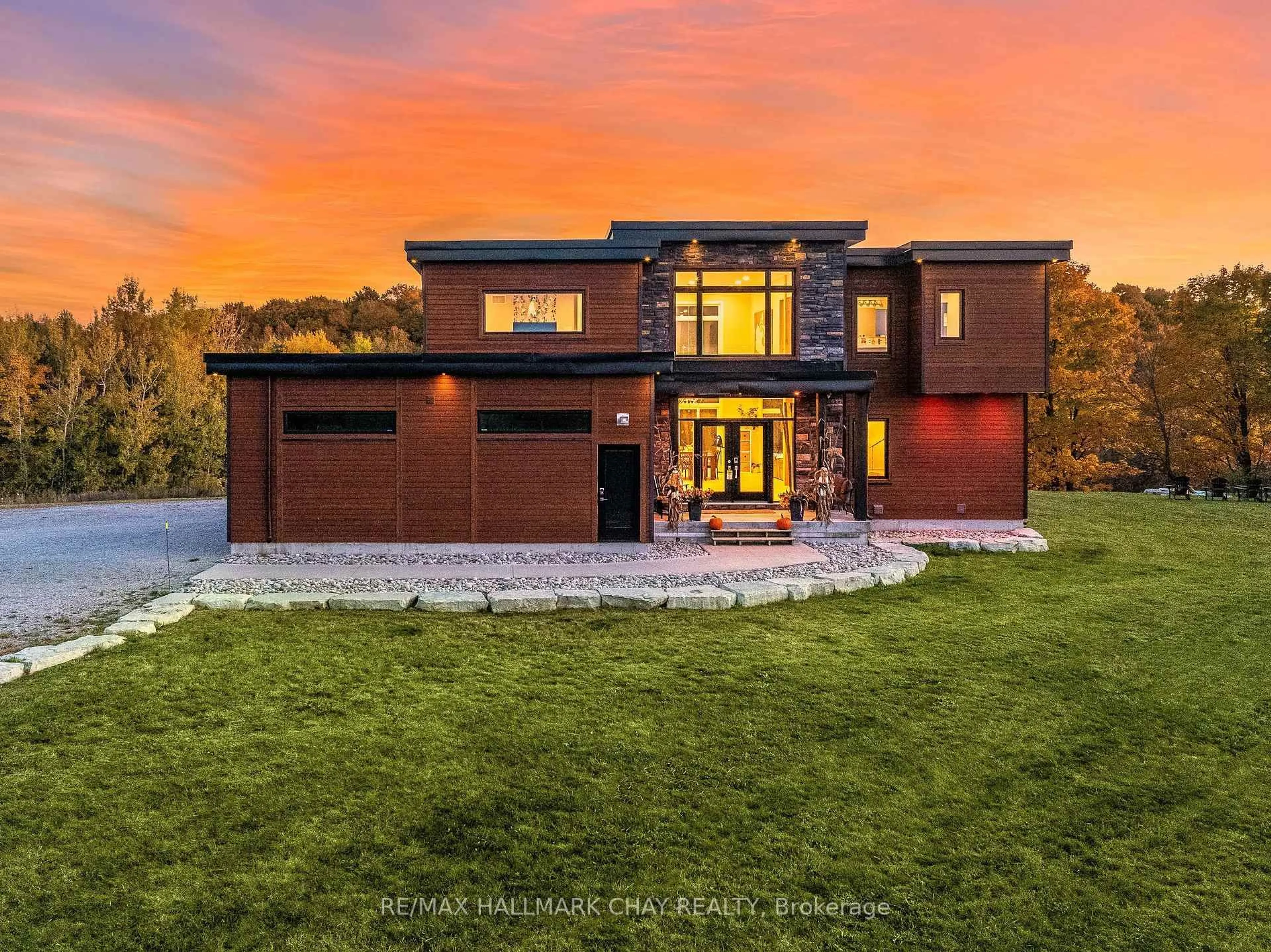 Home with brick exterior material, unknown for 1940 6 Line, Oro-Medonte Ontario L0L 2E0