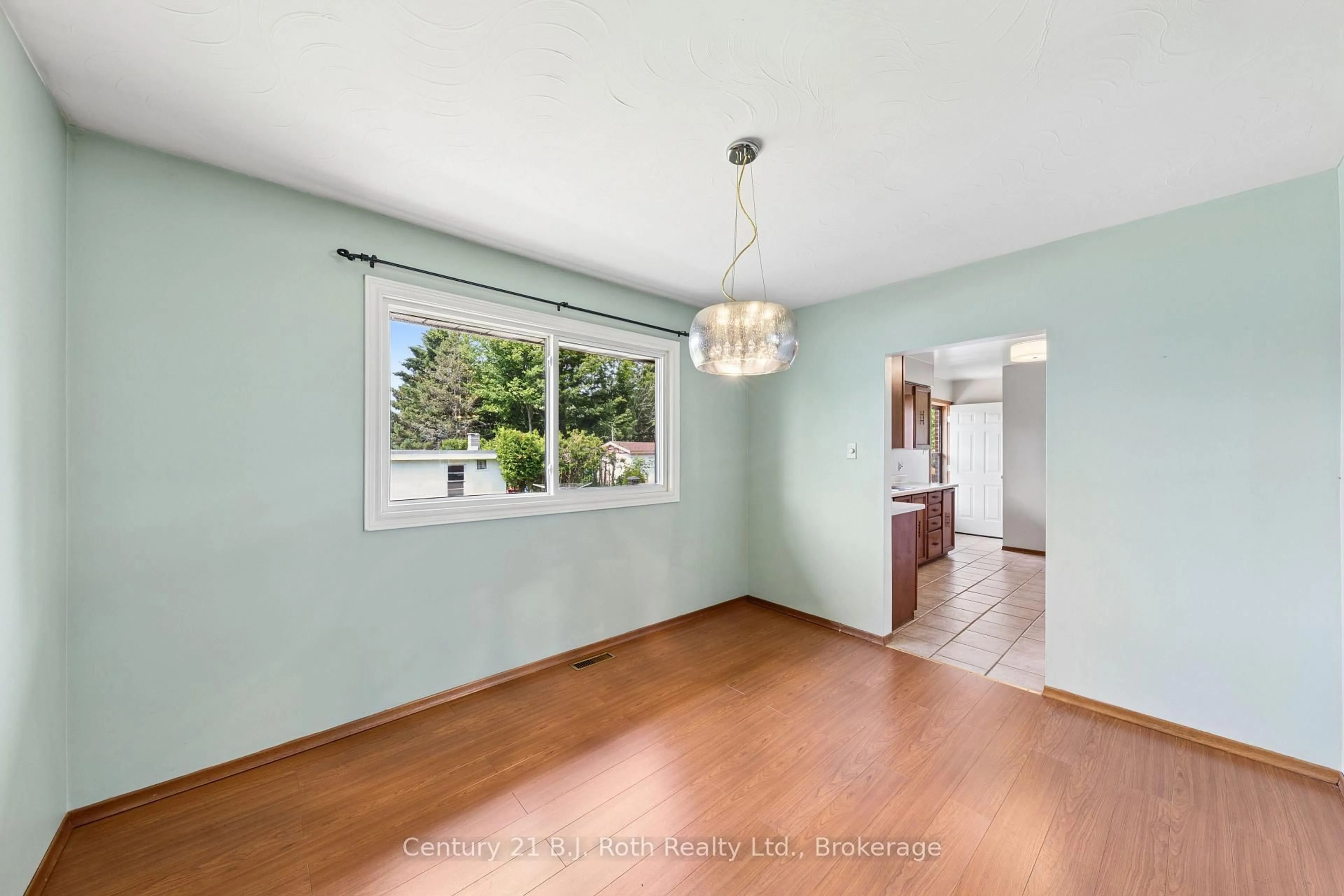 A pic of a room for 8240 93 Highway, Tiny Ontario L0K 2E1