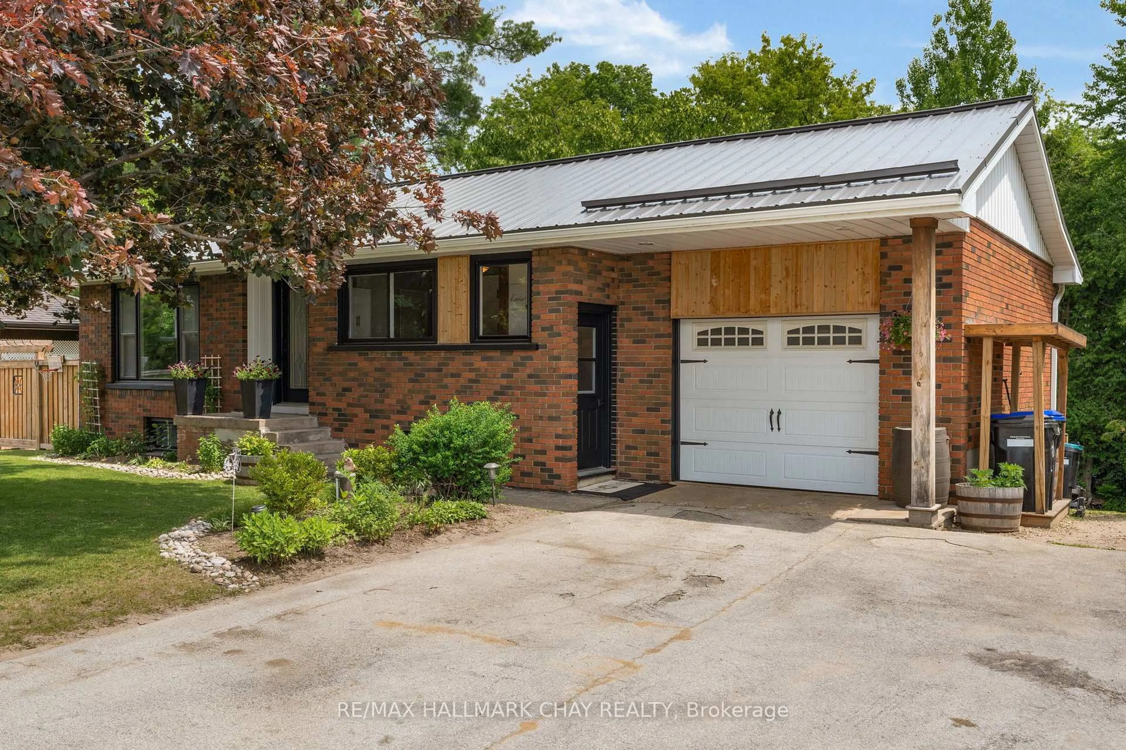 Home with brick exterior material, street for 2 Wyant Dr, Clearview Ontario L0M 1S0