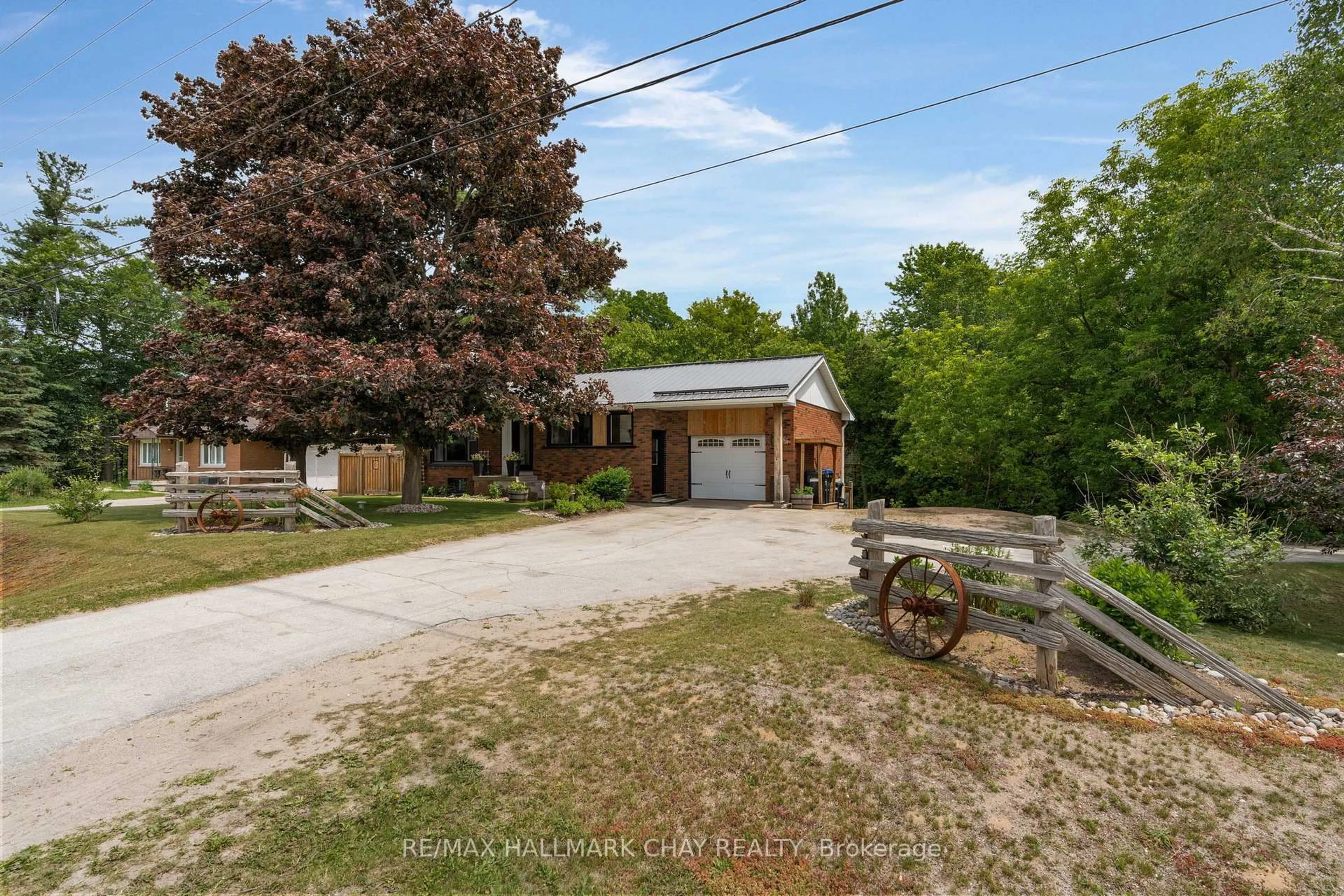 A pic from outside/outdoor area/front of a property/back of a property/a pic from drone, street for 2 Wyant Dr, Clearview Ontario L0M 1S0