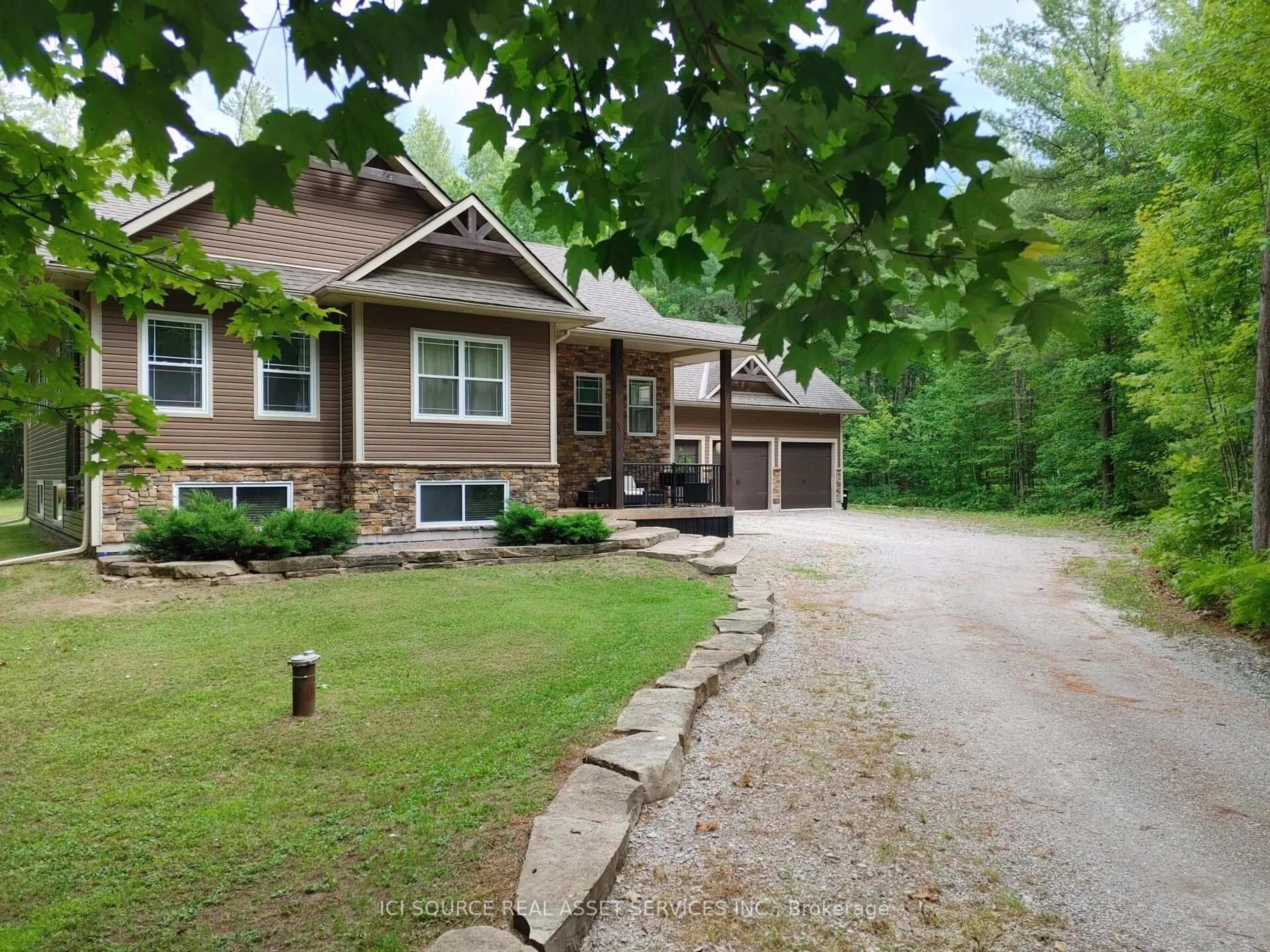 Home with brick exterior material, unknown for 2932 Pinecone Tr, Severn Ontario L0K 2B0