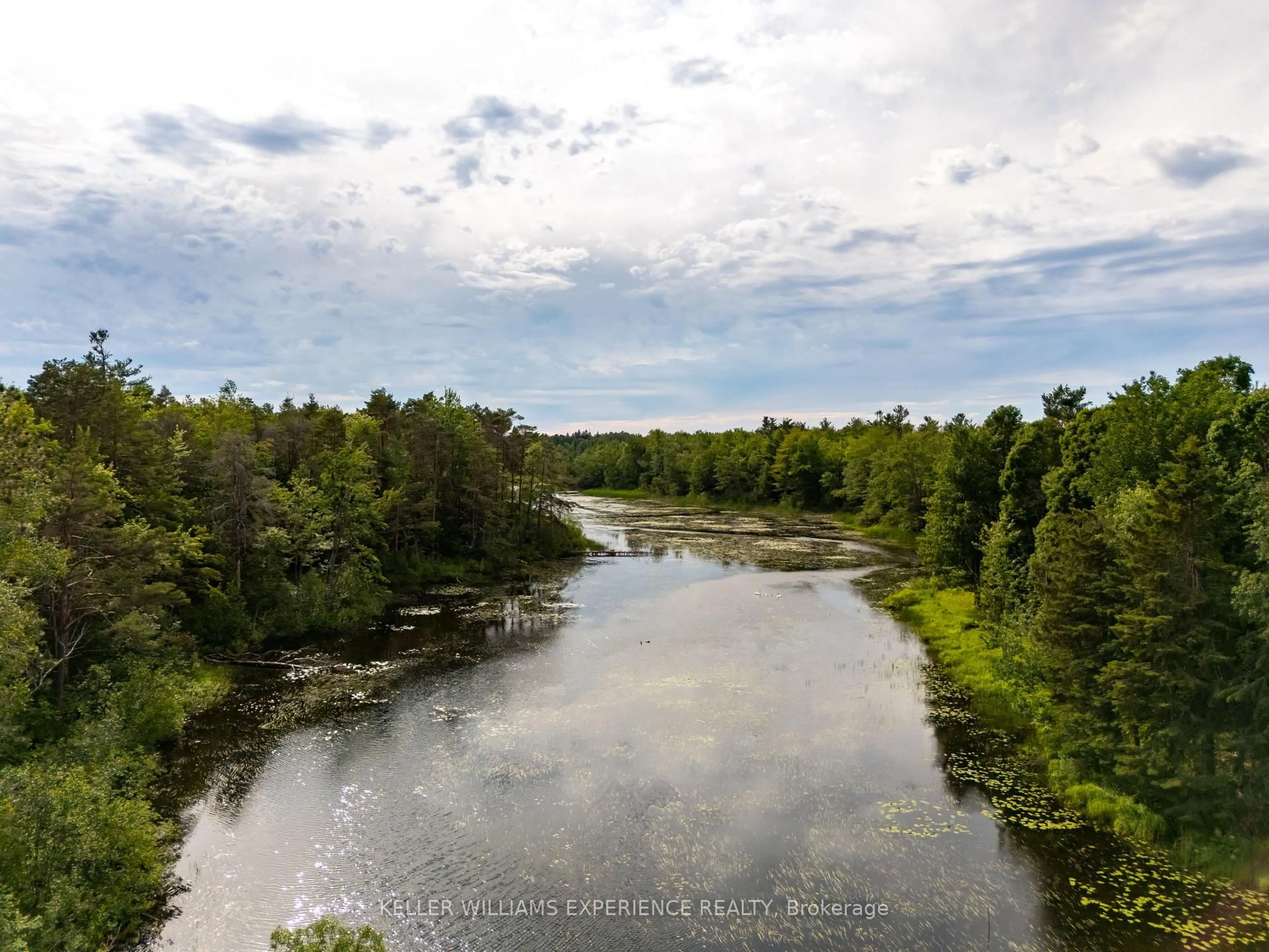 A pic from outside/outdoor area/front of a property/back of a property/a pic from drone, water/lake/river/ocean view for 3741 Cedar Rapids Dr, Severn Ontario L3V 6H2
