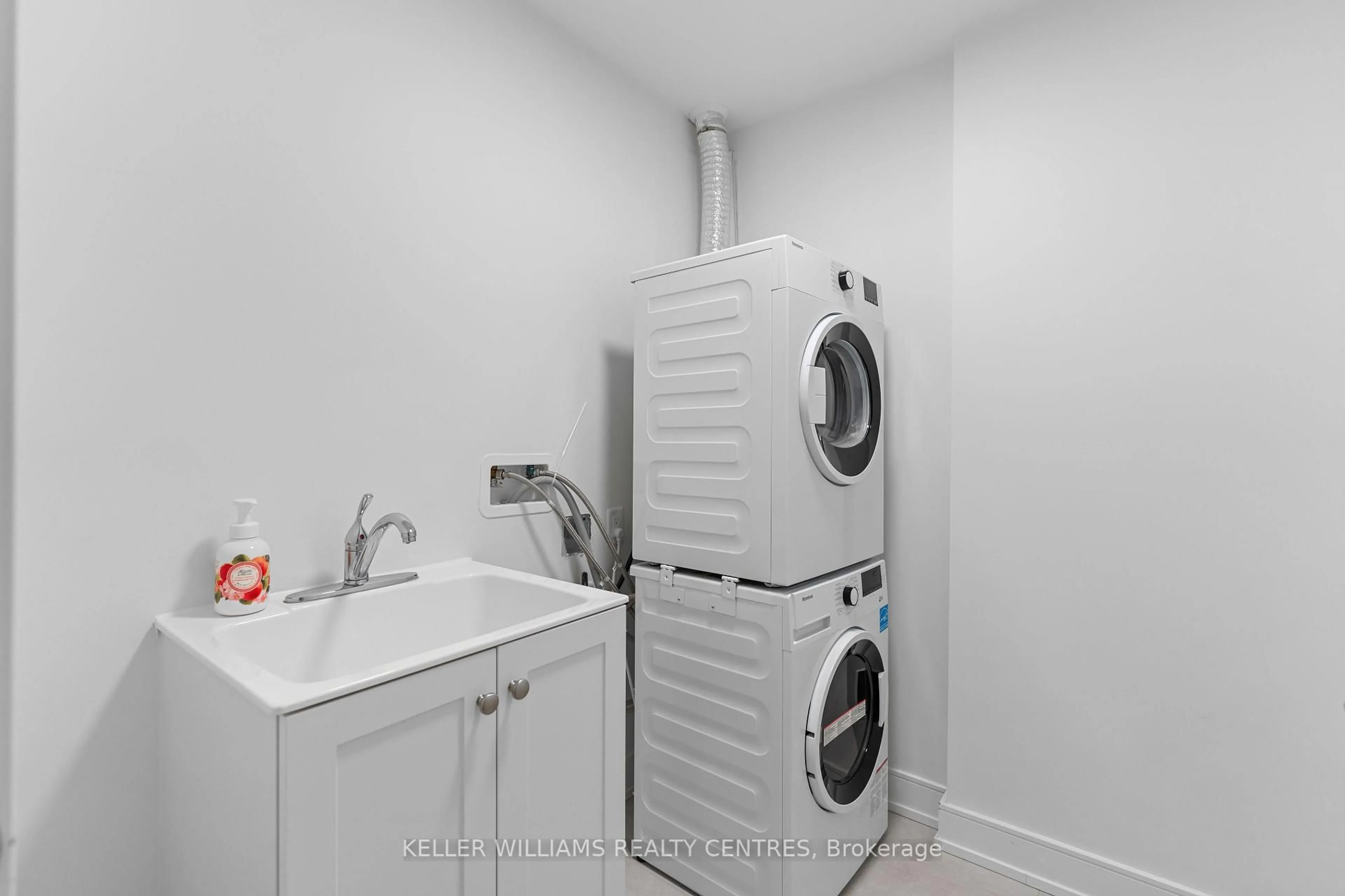 Laundry room for 185 Dunlop St #621, Barrie Ontario L4M 0L7
