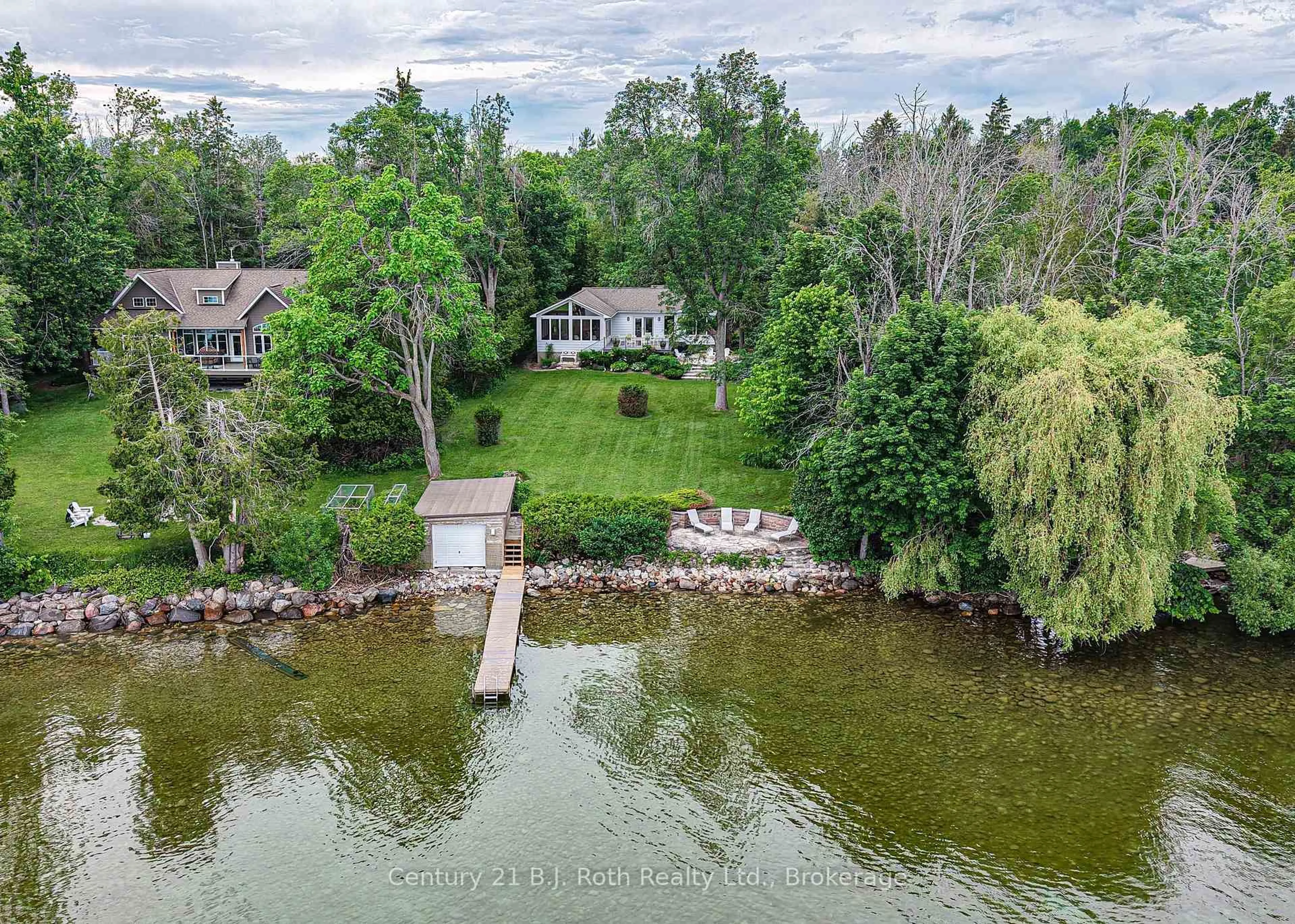 A pic from outside/outdoor area/front of a property/back of a property/a pic from drone, water/lake/river/ocean view for 530 12 Line, Oro-Medonte Ontario L0L 1T0