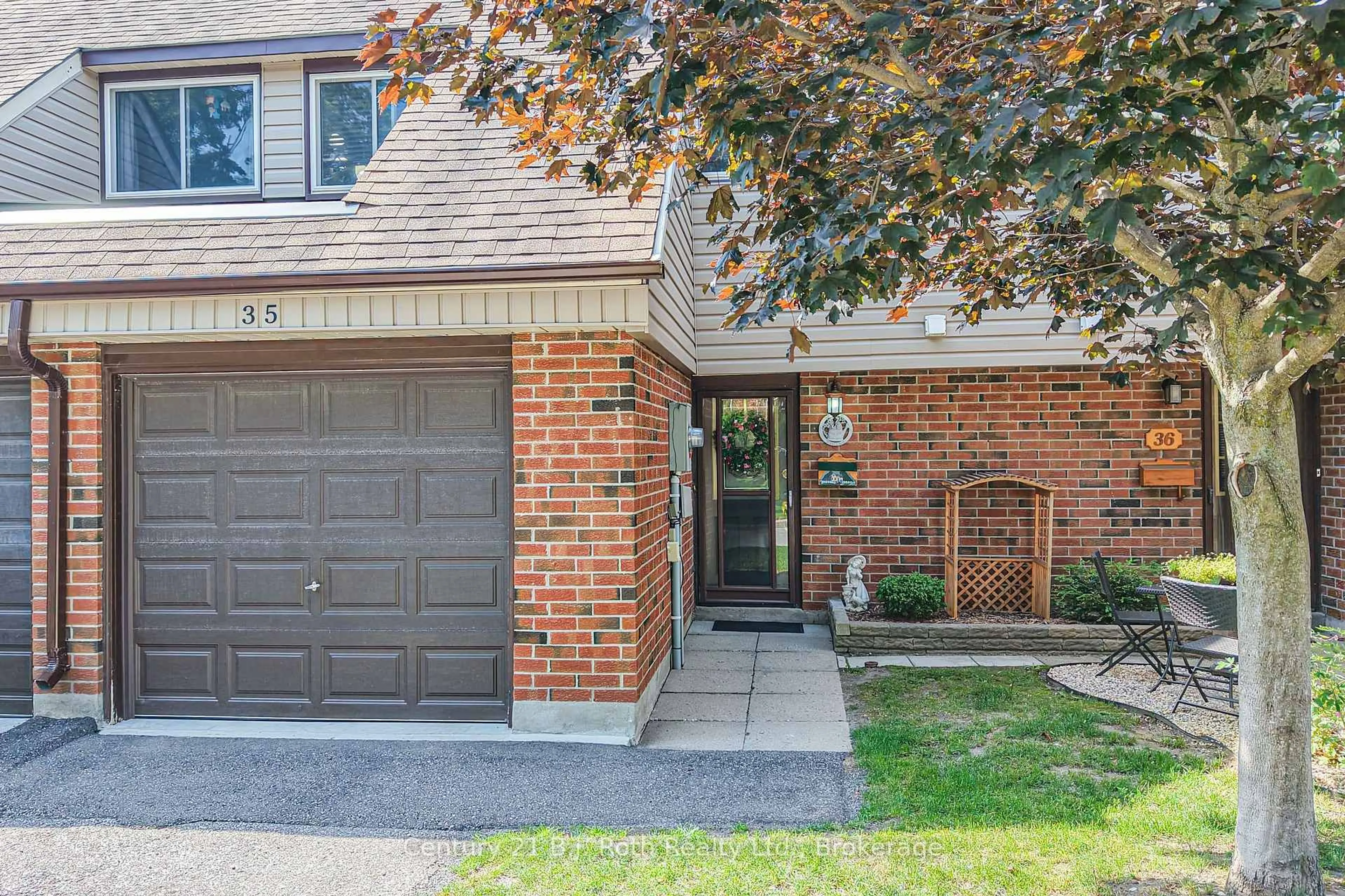 Home with brick exterior material, street for 441 Barrie Rd #35, Orillia Ontario L3V 6T9