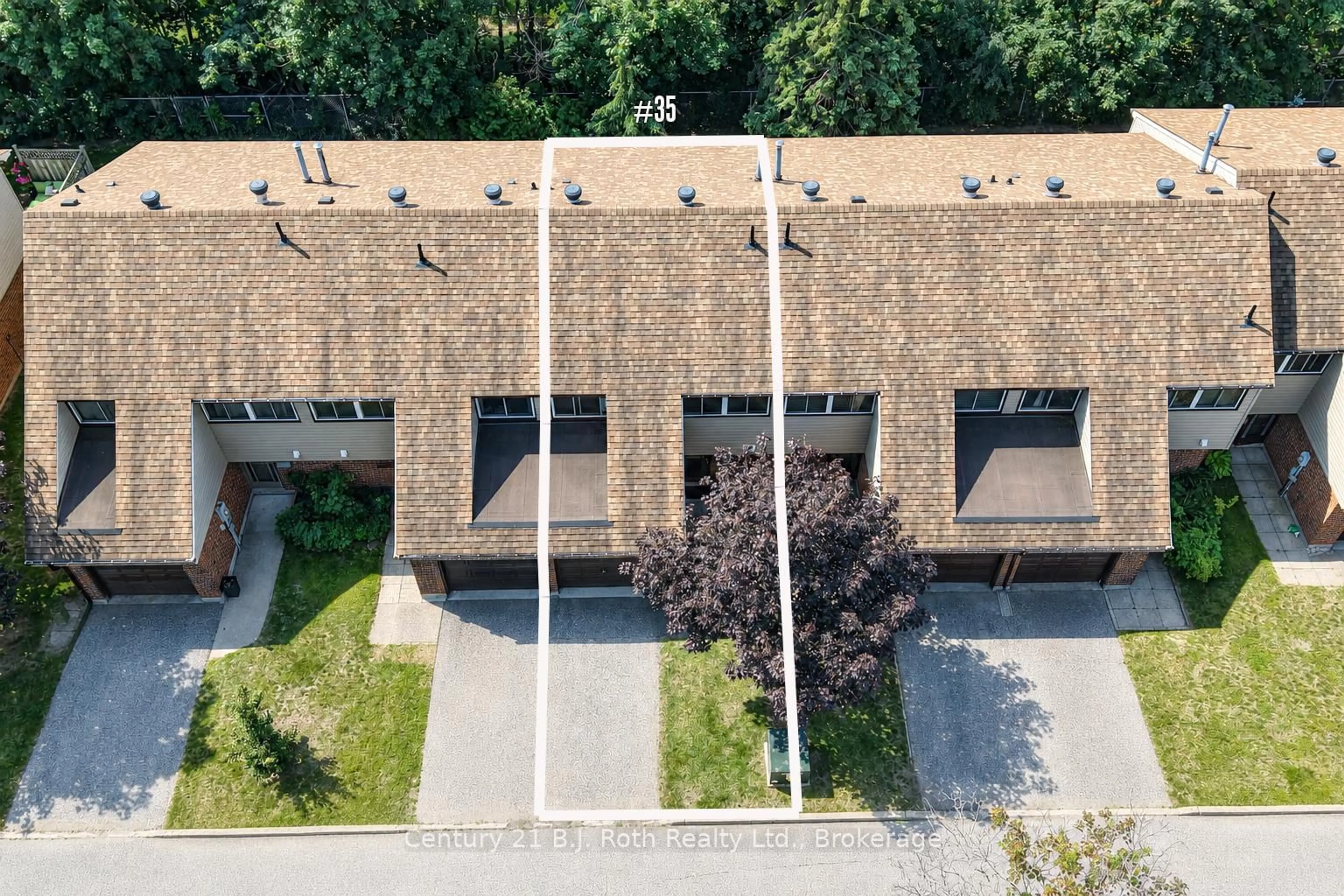 A pic from outside/outdoor area/front of a property/back of a property/a pic from drone, street for 441 Barrie Rd #35, Orillia Ontario L3V 6T9