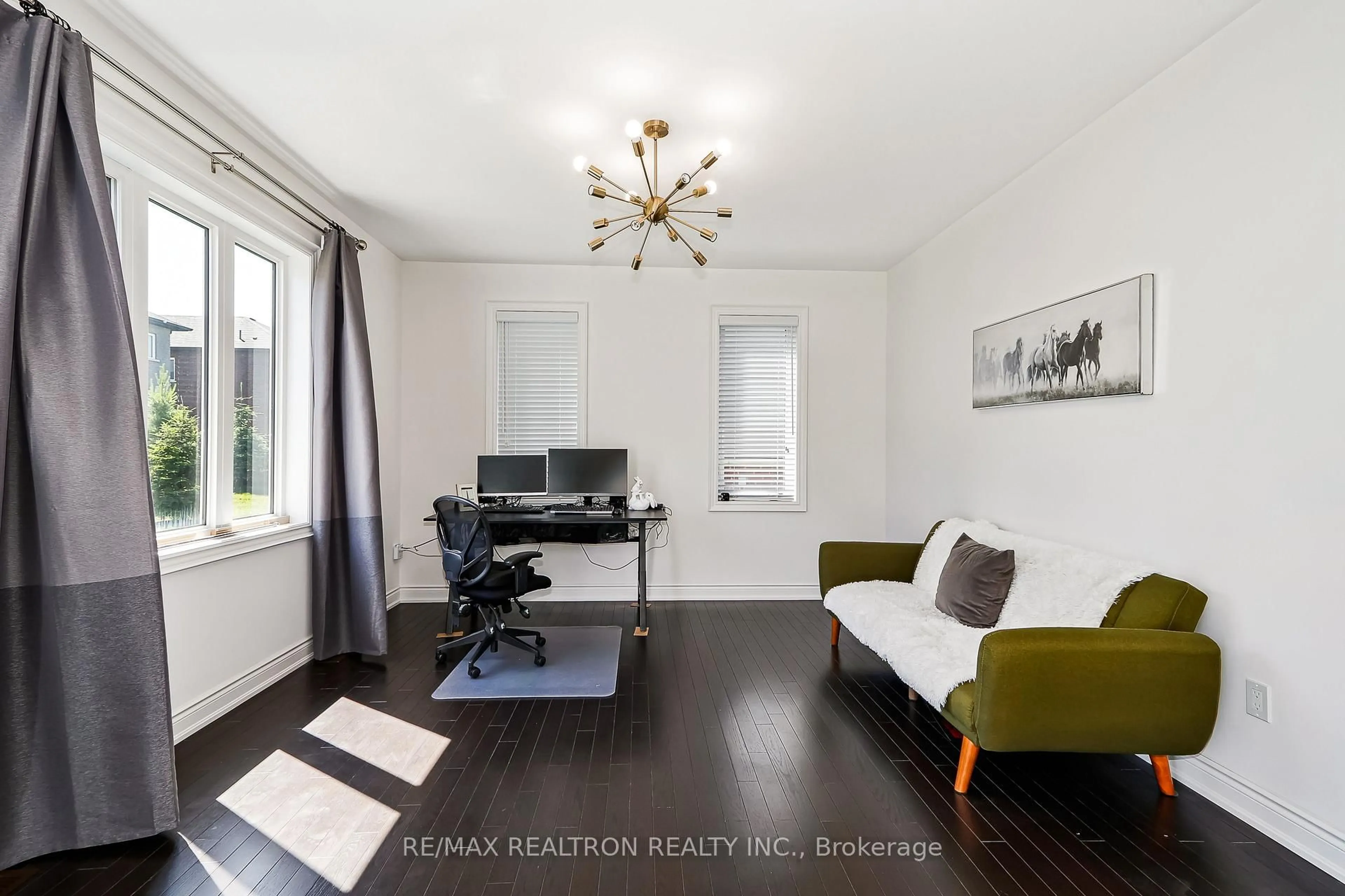 Living room with furniture, unknown for 19 Middleton Dr, Wasaga Beach Ontario L9Z 0L1