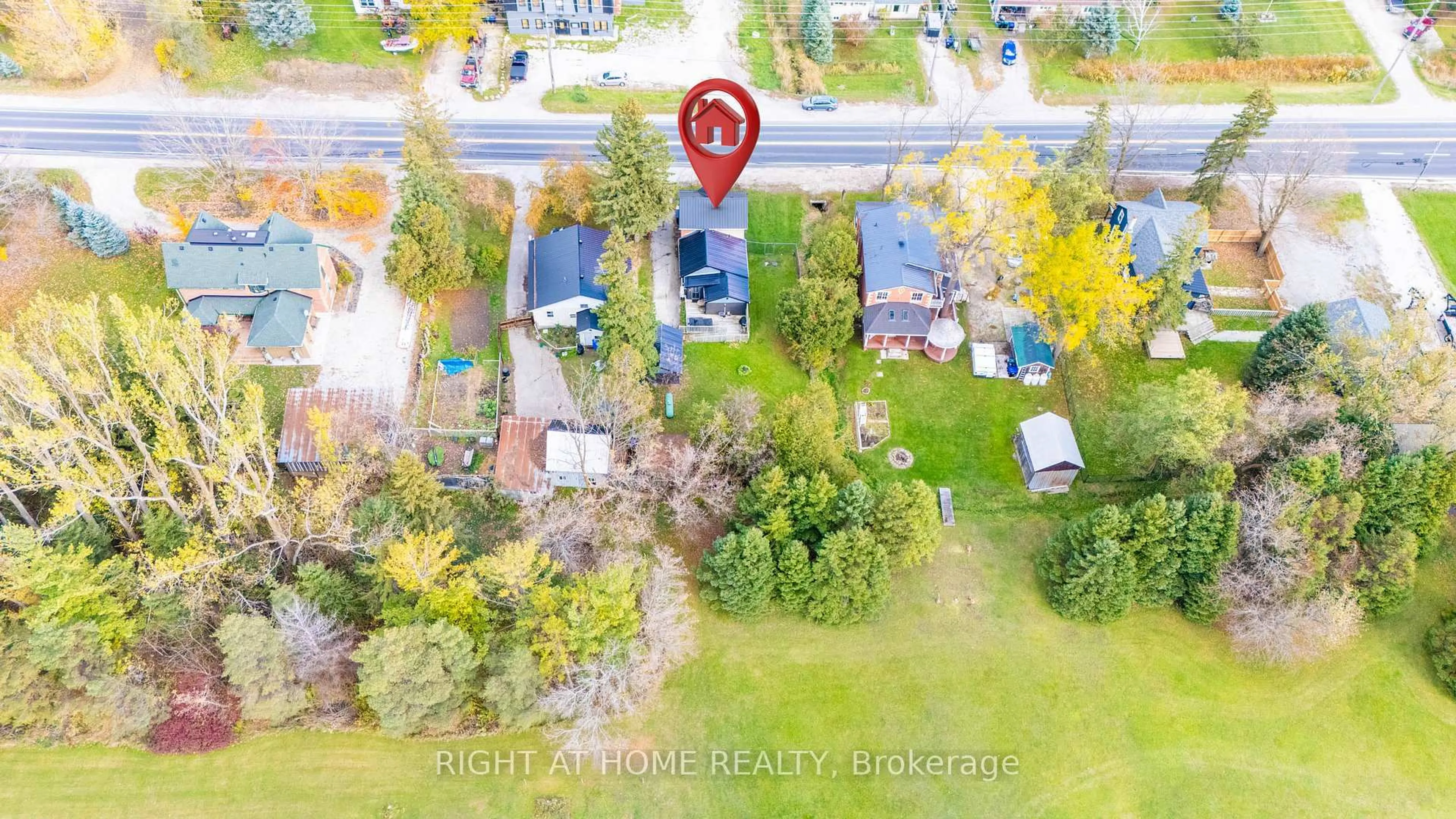 A pic from outside/outdoor area/front of a property/back of a property/a pic from drone, street for 2834 County Road 124 Rd, Clearview Ontario L0M 1H0