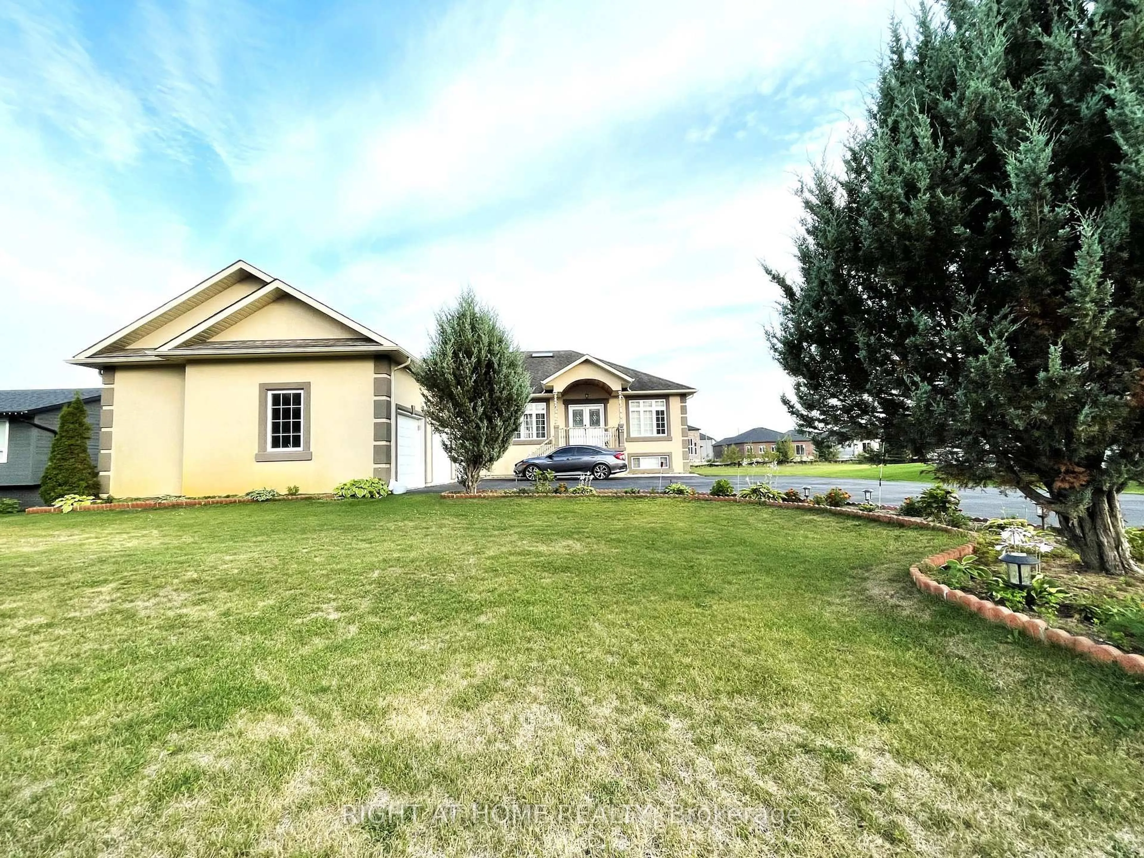 A pic from outside/outdoor area/front of a property/back of a property/a pic from drone, unknown for 16 WASAGA SANDS Dr, Wasaga Beach Ontario L9Z 1J6