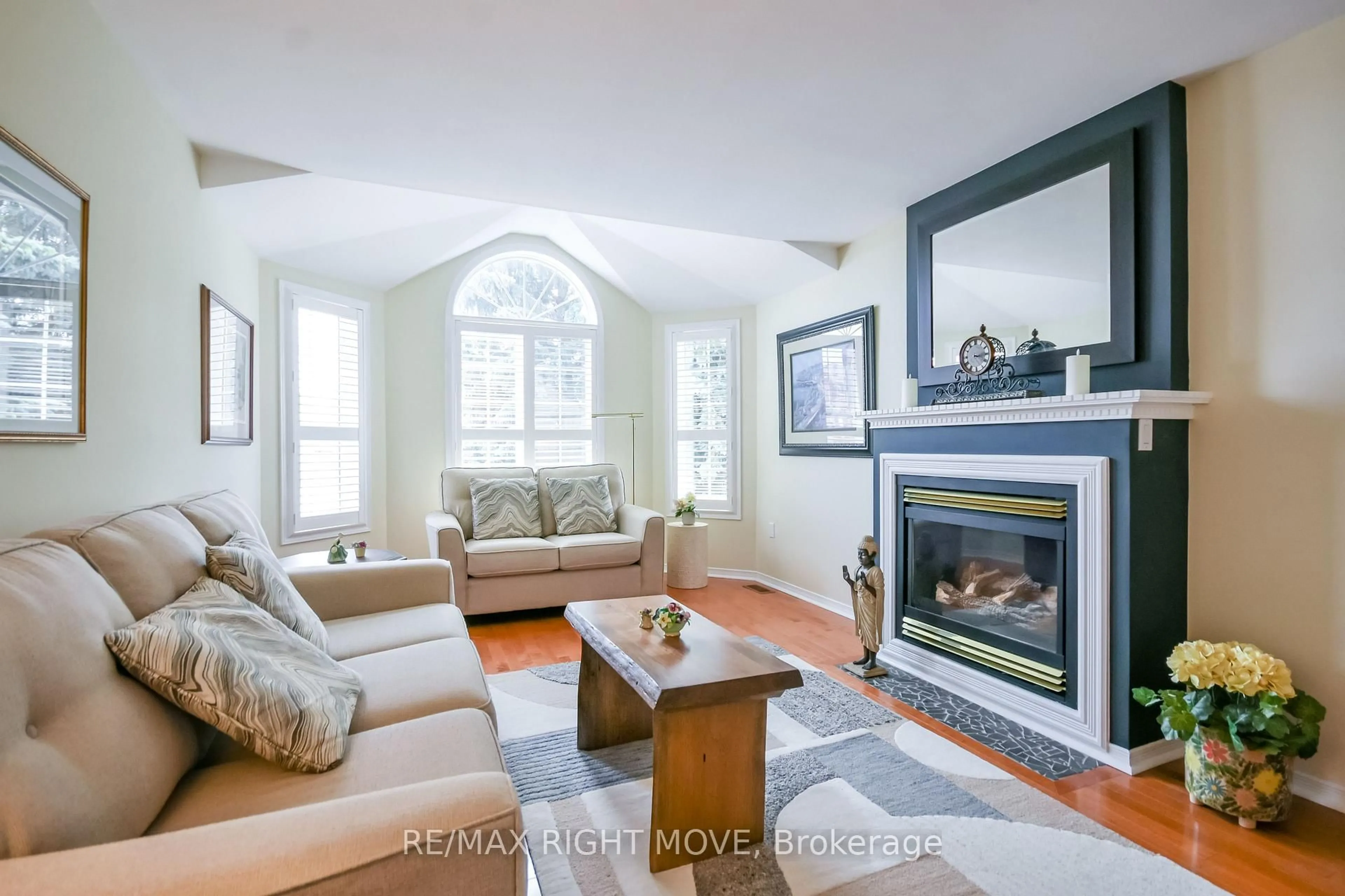 Living room with furniture, unknown for 89 Carter Cres, Orillia Ontario L3V 7R9