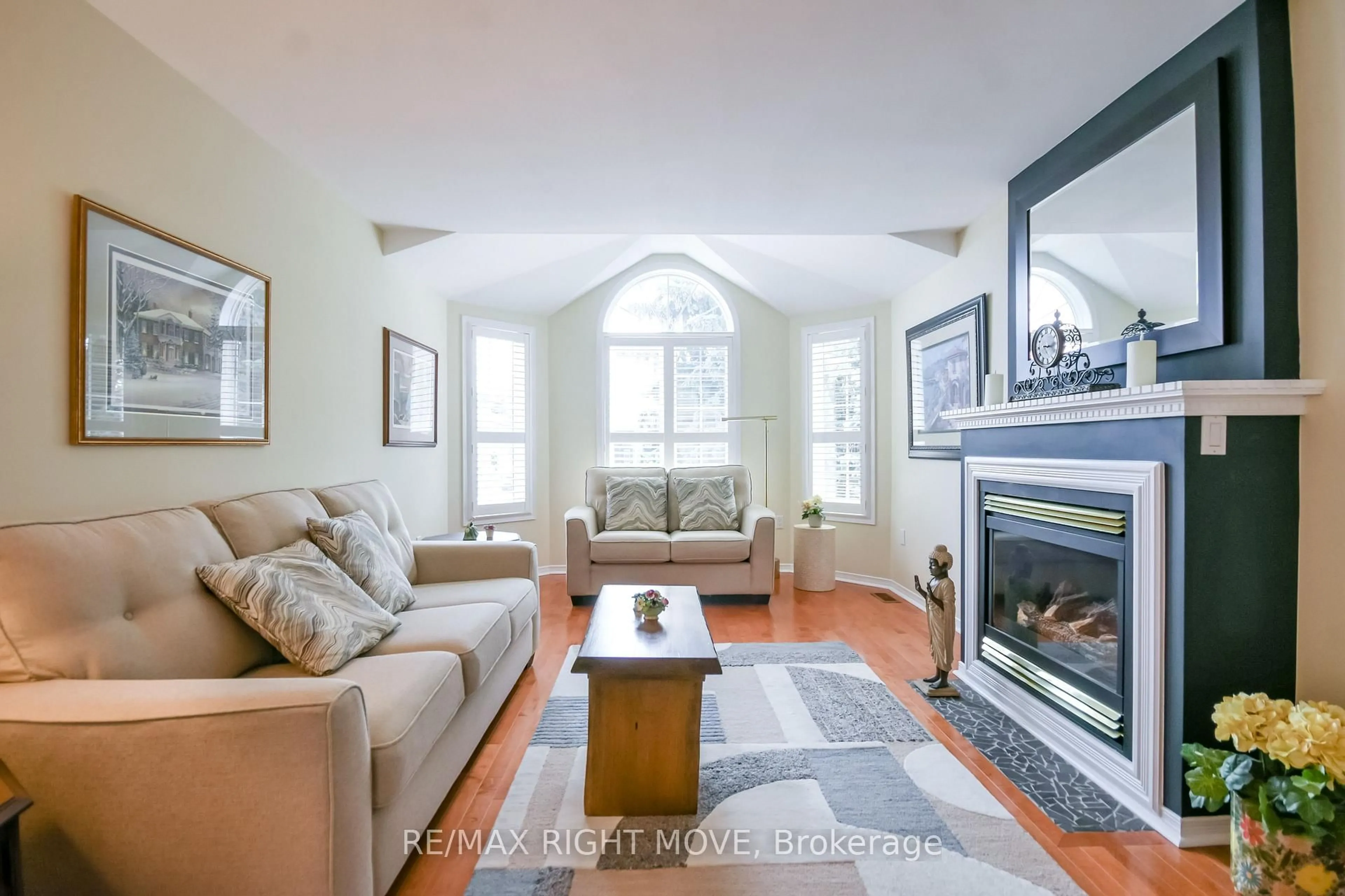 Living room with furniture, unknown for 89 Carter Cres, Orillia Ontario L3V 7R9