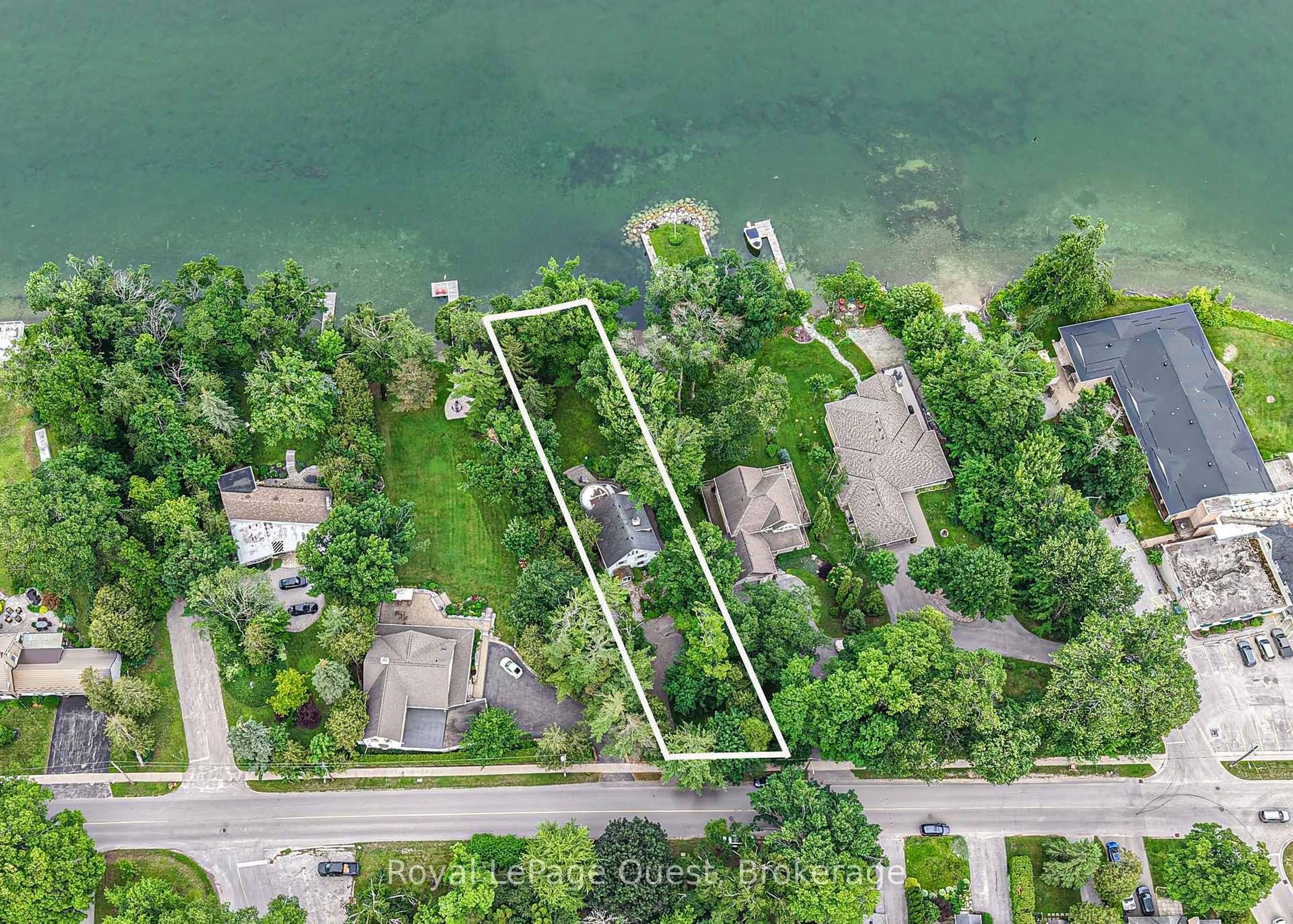 A pic from outside/outdoor area/front of a property/back of a property/a pic from drone, water/lake/river/ocean view for 258 Bay St, Orillia Ontario L3V 3X1